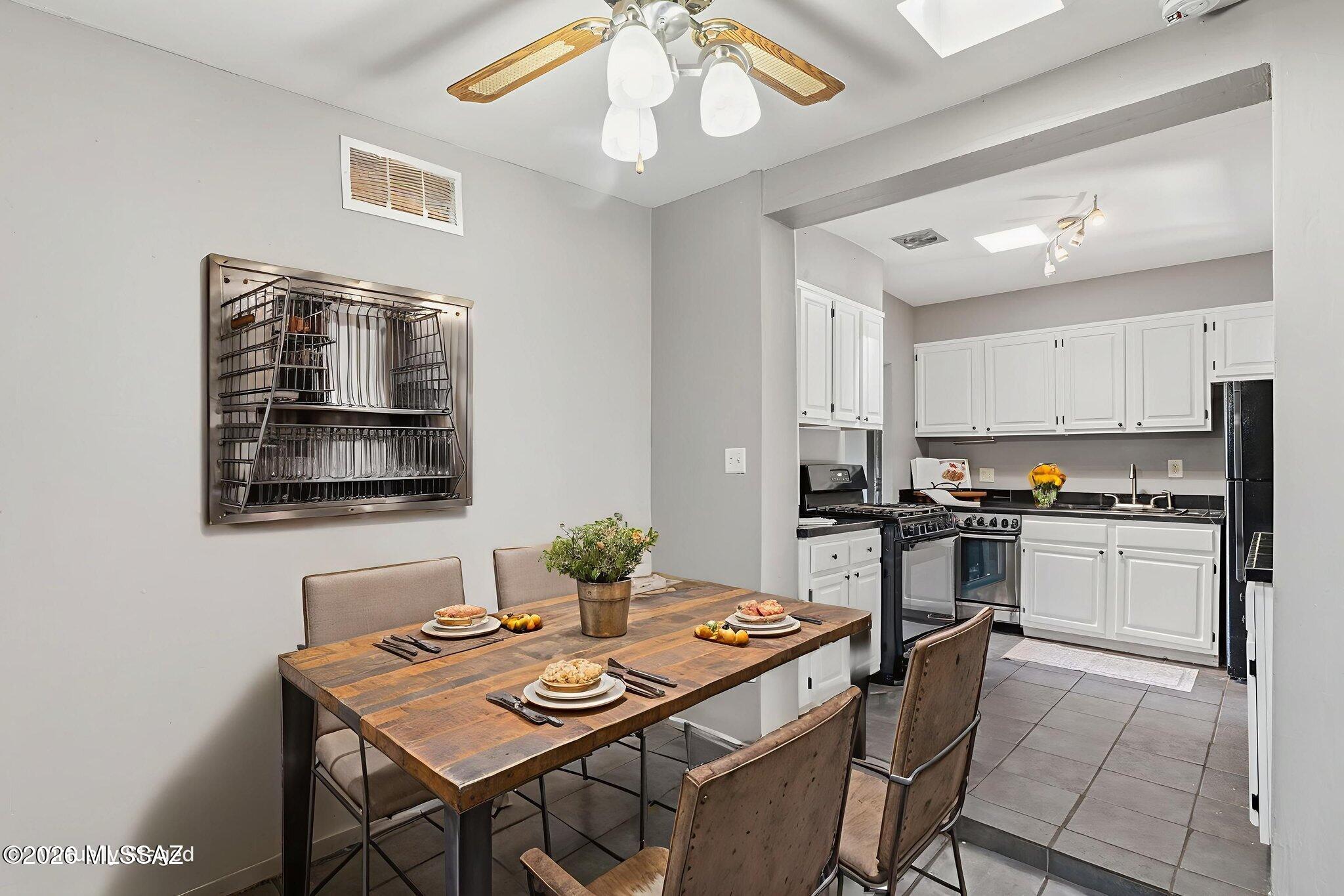 2931 E Eastland Street