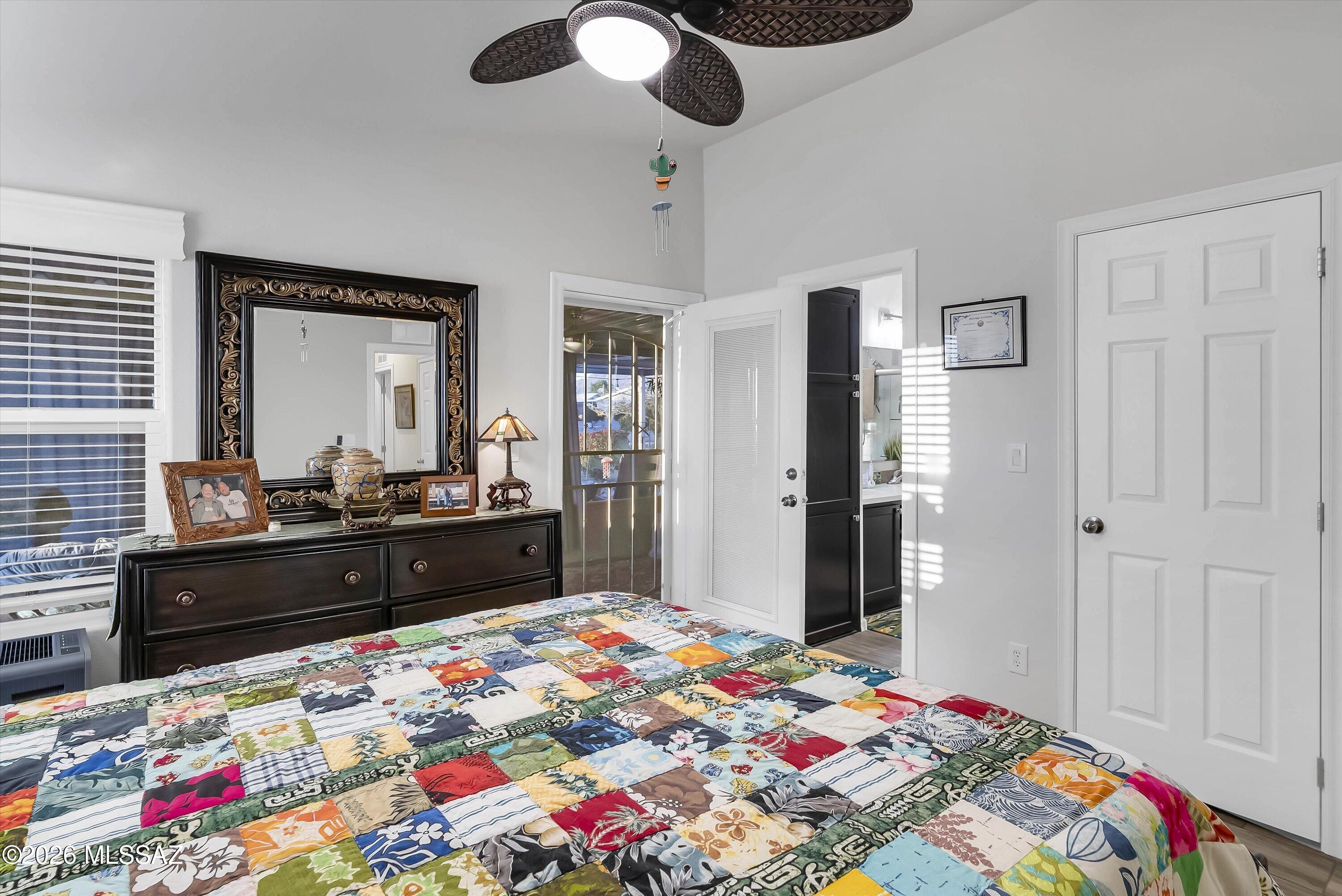 3514 S Rose Gold Avenue