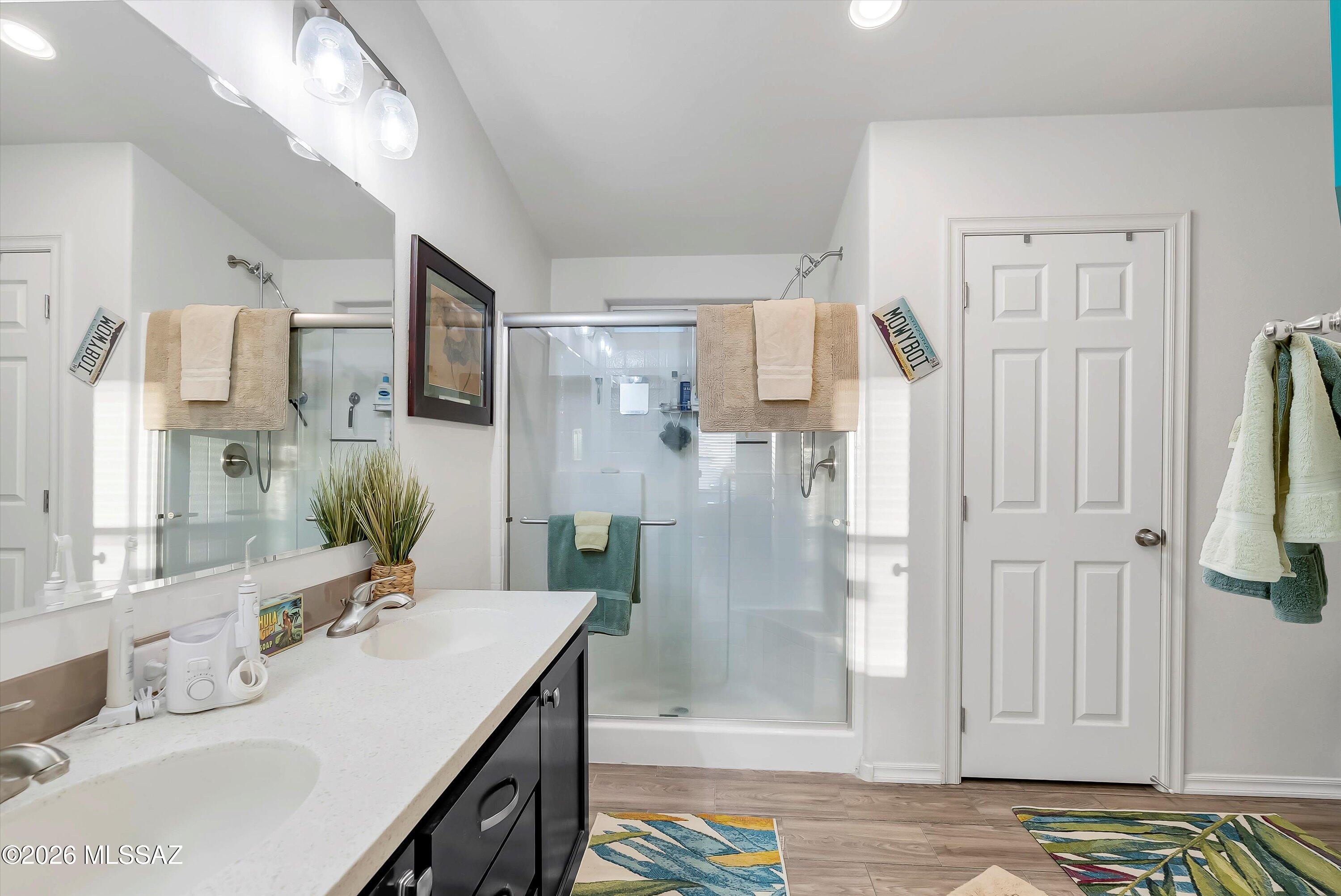 3514 S Rose Gold Avenue