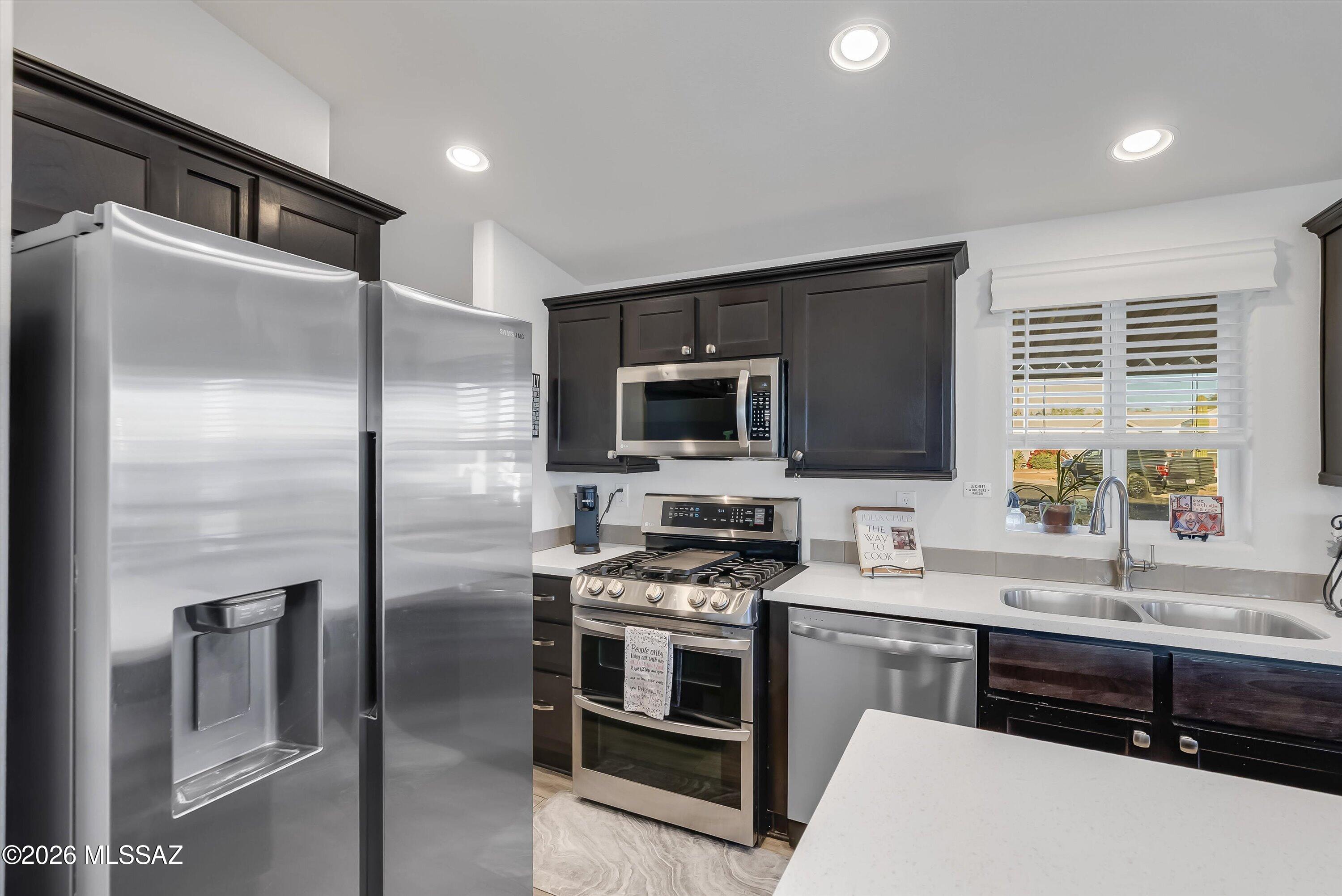 3514 S Rose Gold Avenue