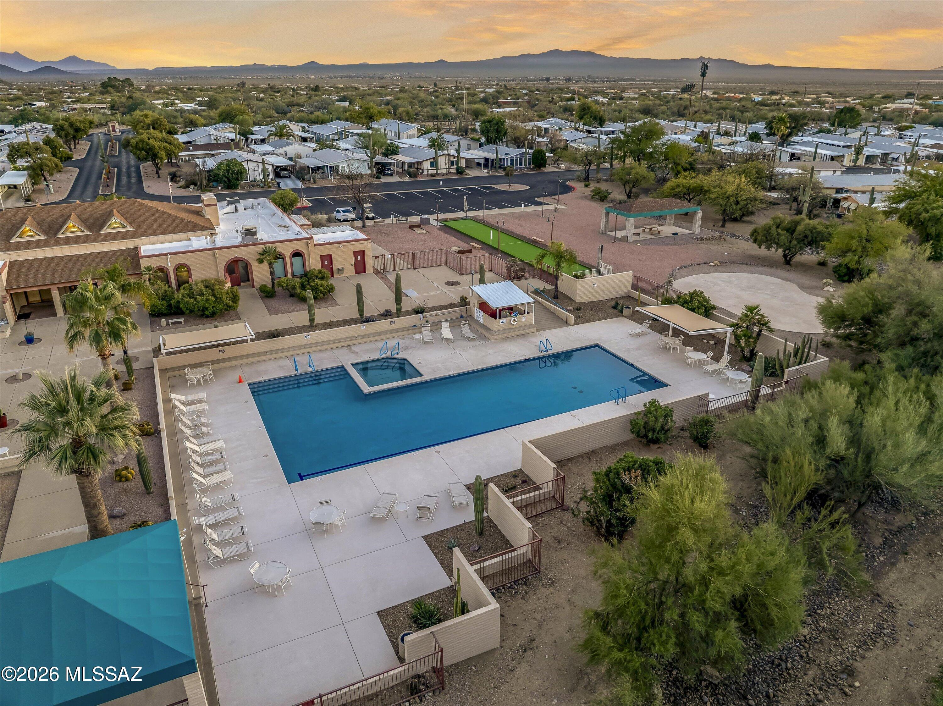 3514 S Rose Gold Avenue