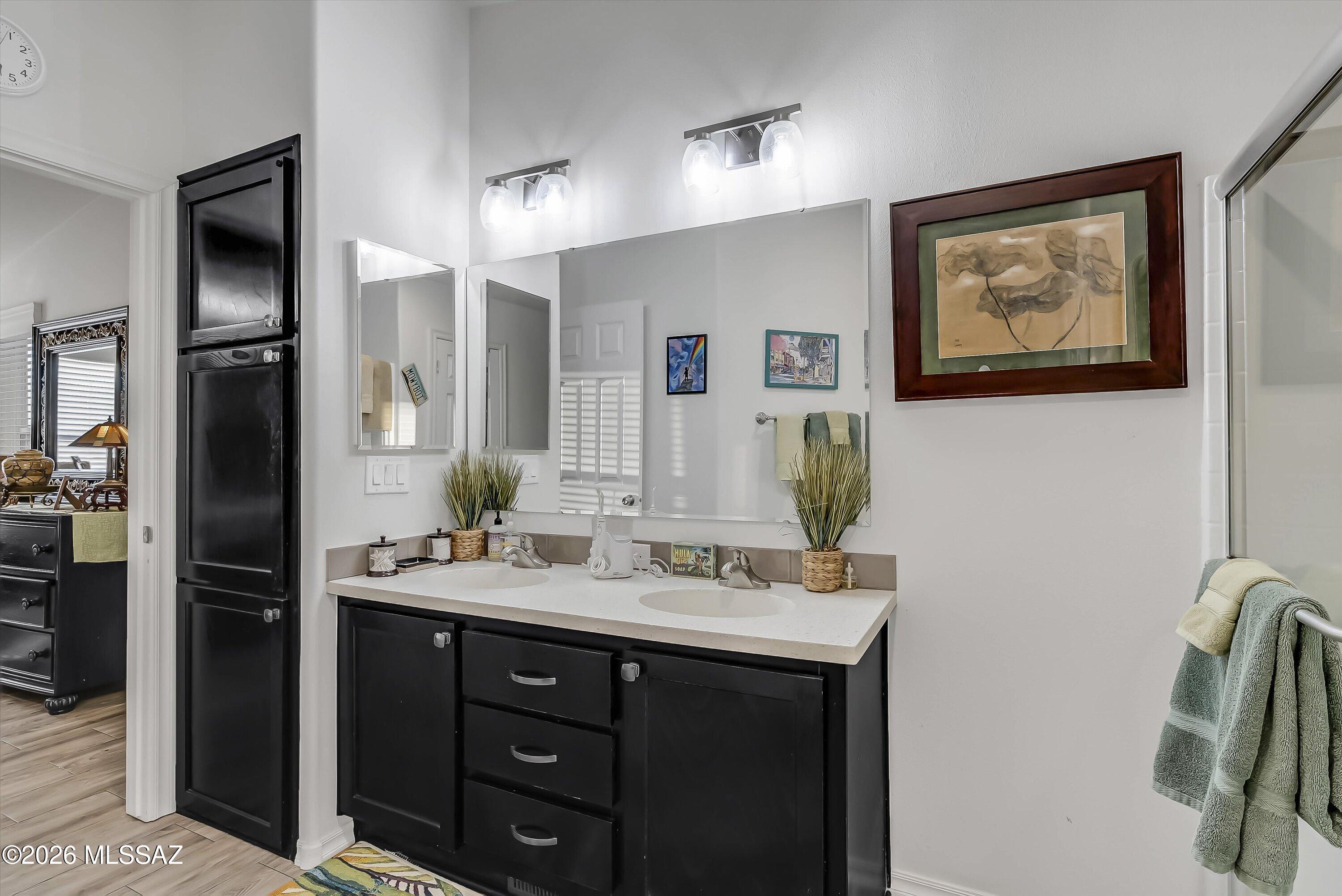 3514 S Rose Gold Avenue