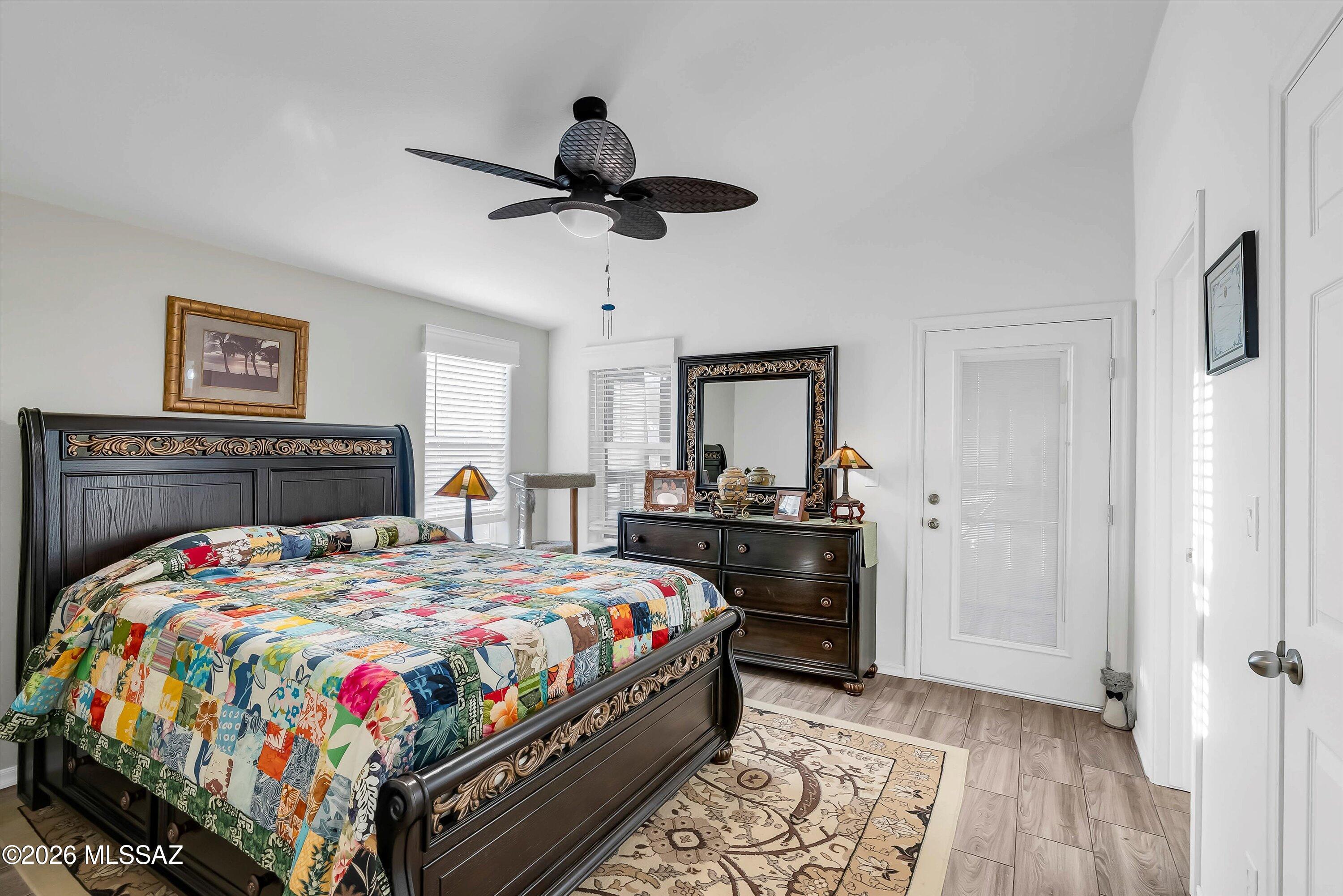 3514 S Rose Gold Avenue