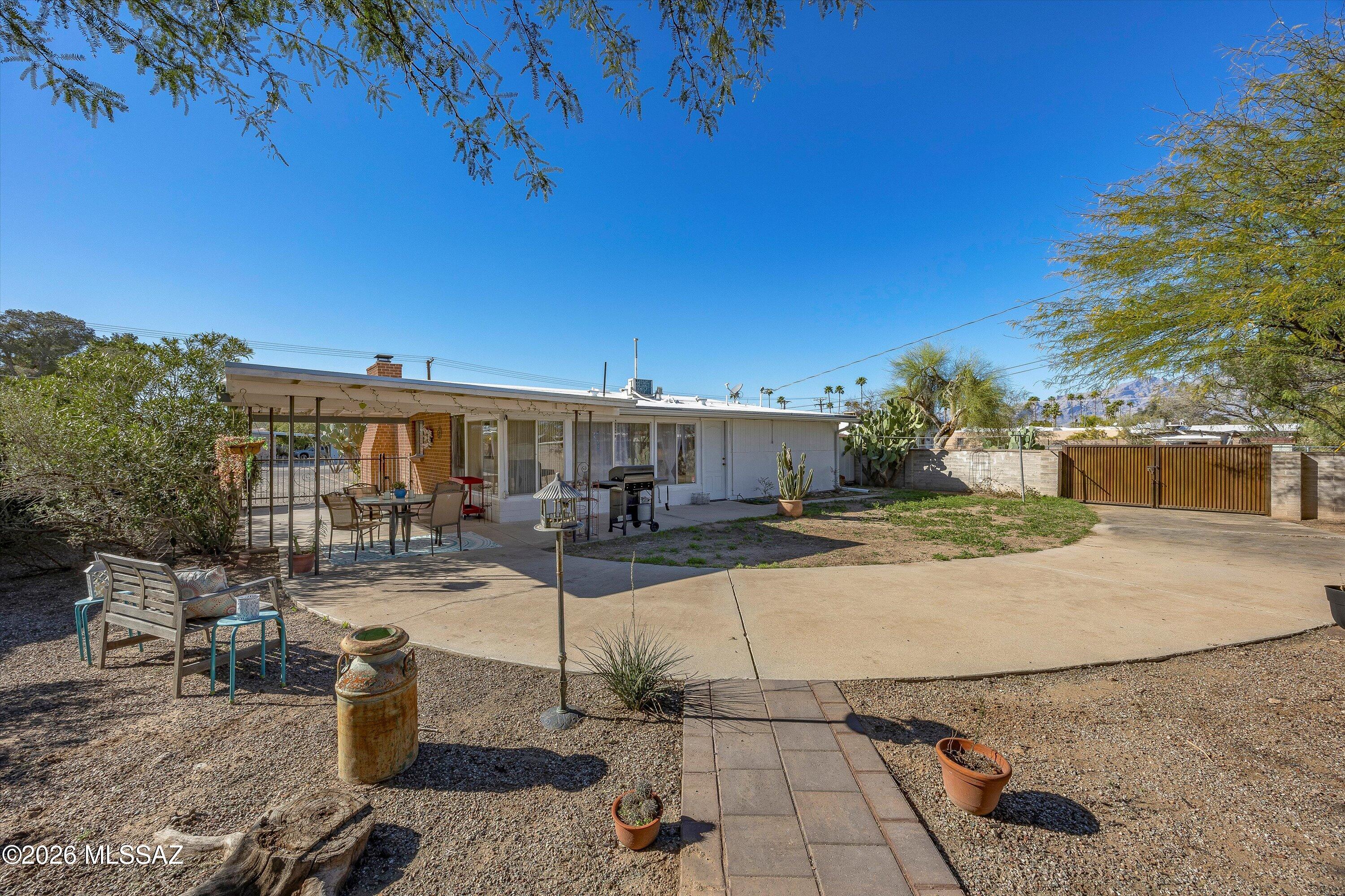 1424 N Jefferson Avenue