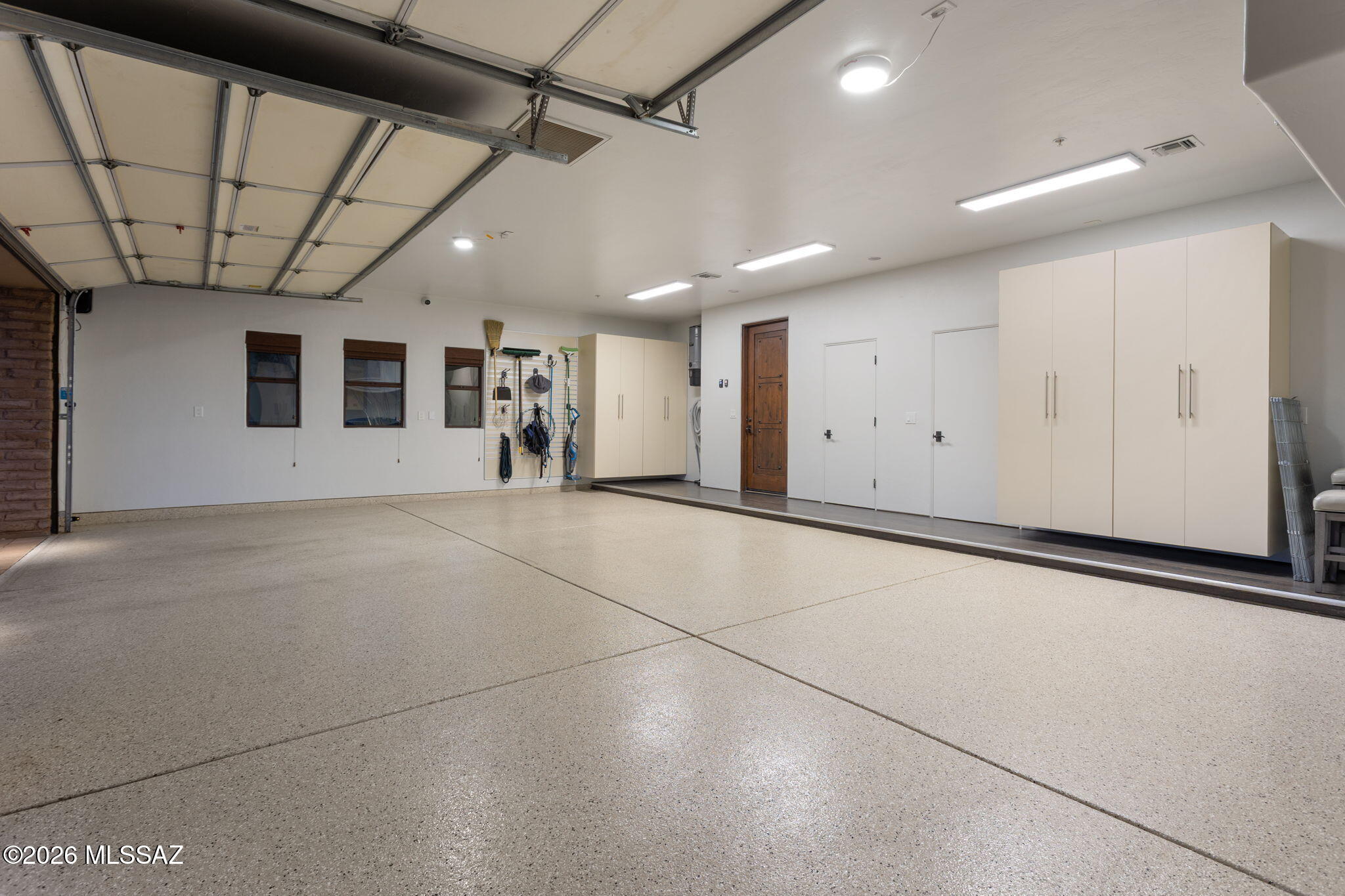 6067 W Seven Saguaros Circle