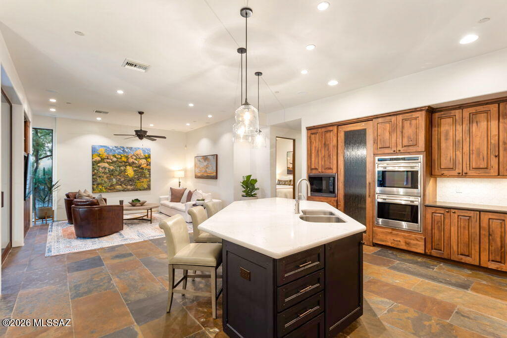 6067 W Seven Saguaros Circle