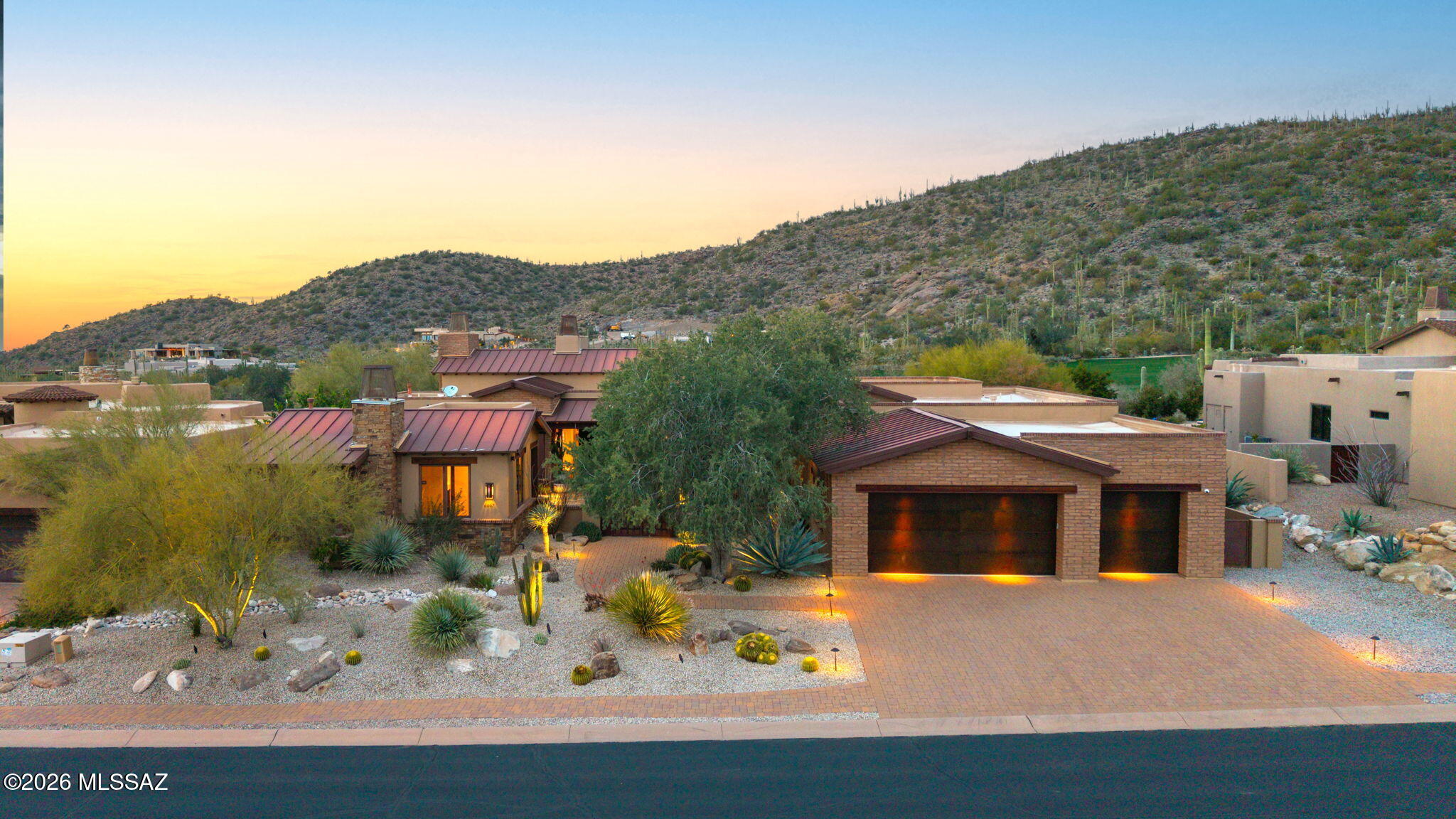 6067 W Seven Saguaros Circle