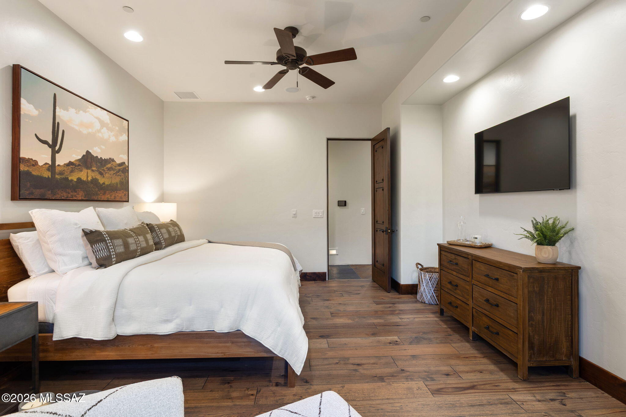 6067 W Seven Saguaros Circle