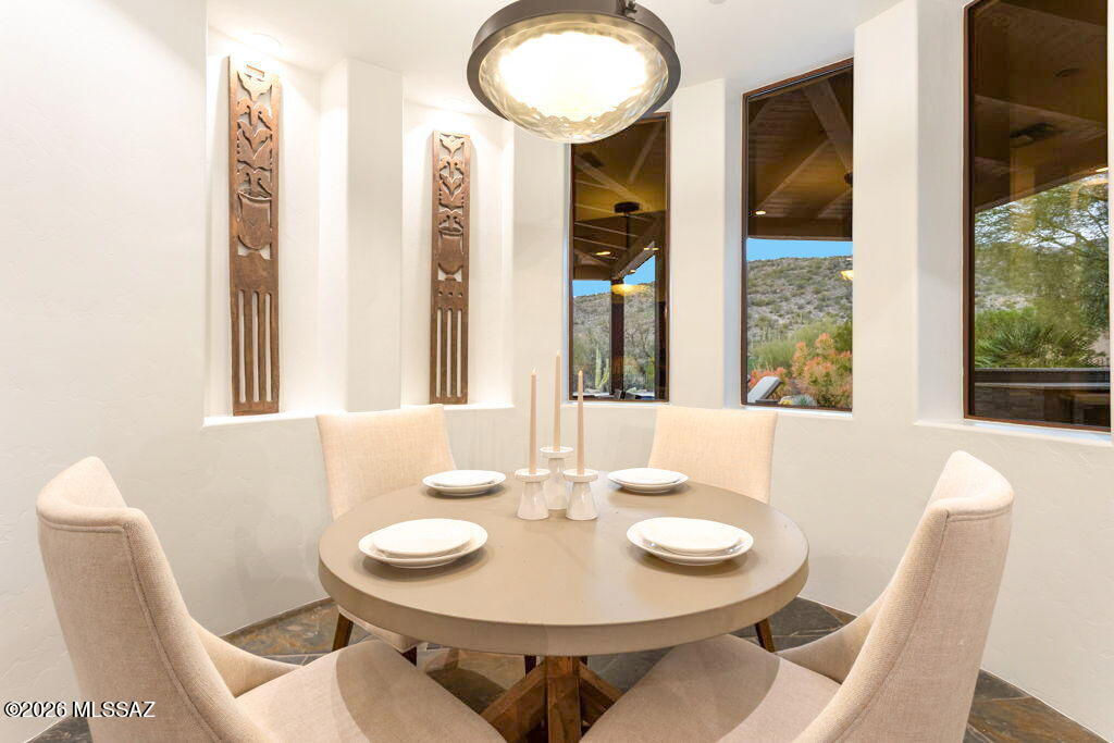 6067 W Seven Saguaros Circle
