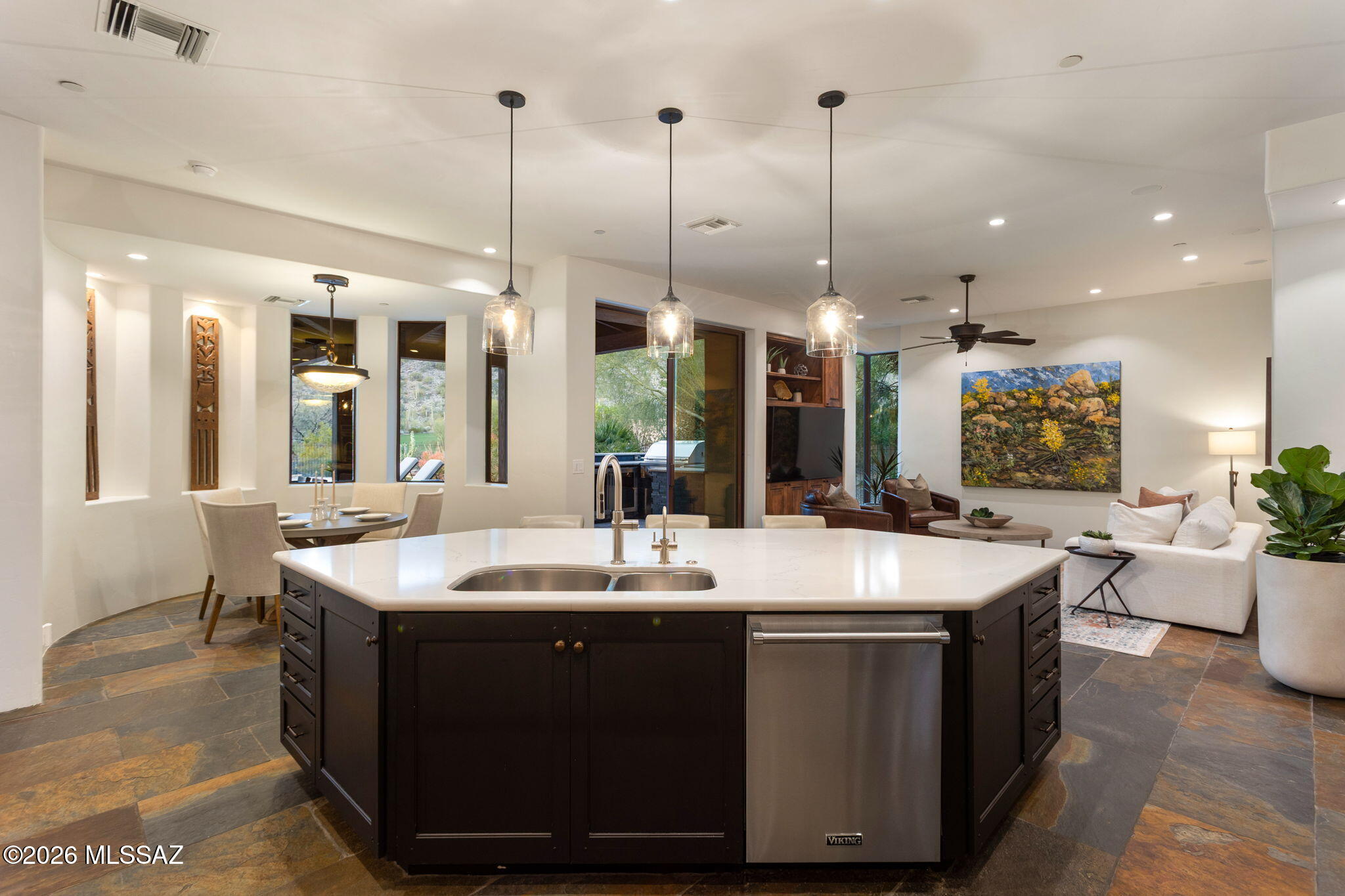 6067 W Seven Saguaros Circle