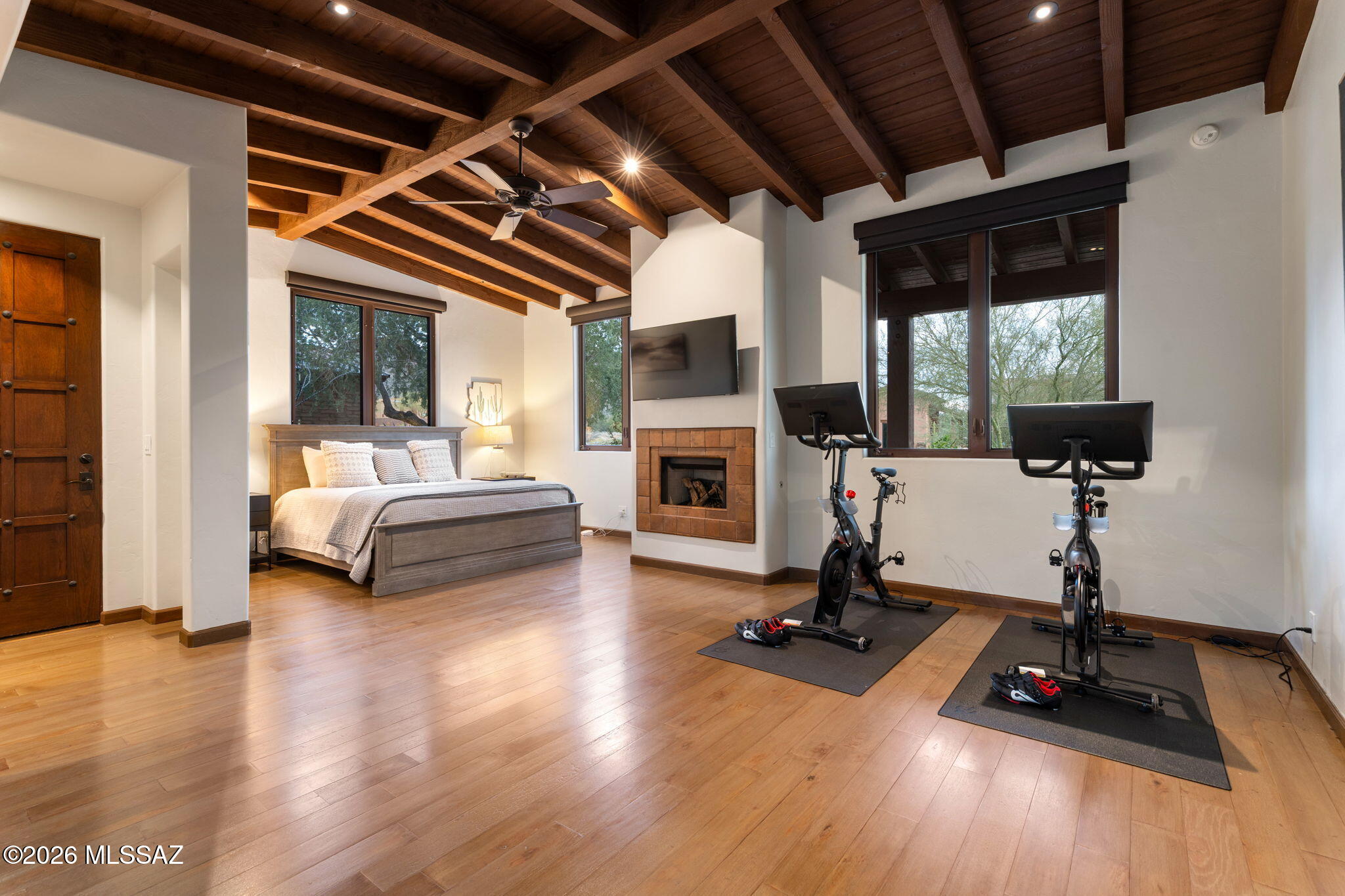 6067 W Seven Saguaros Circle