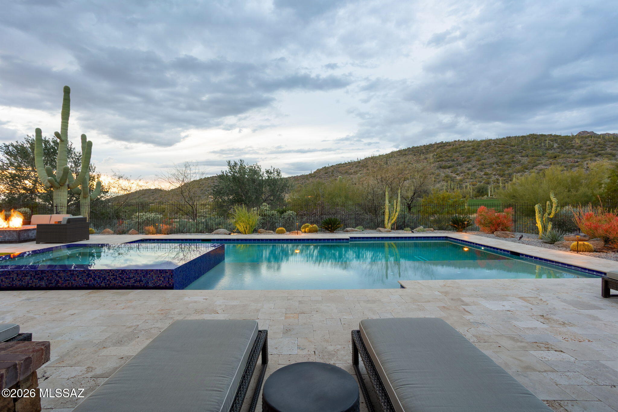 6067 W Seven Saguaros Circle