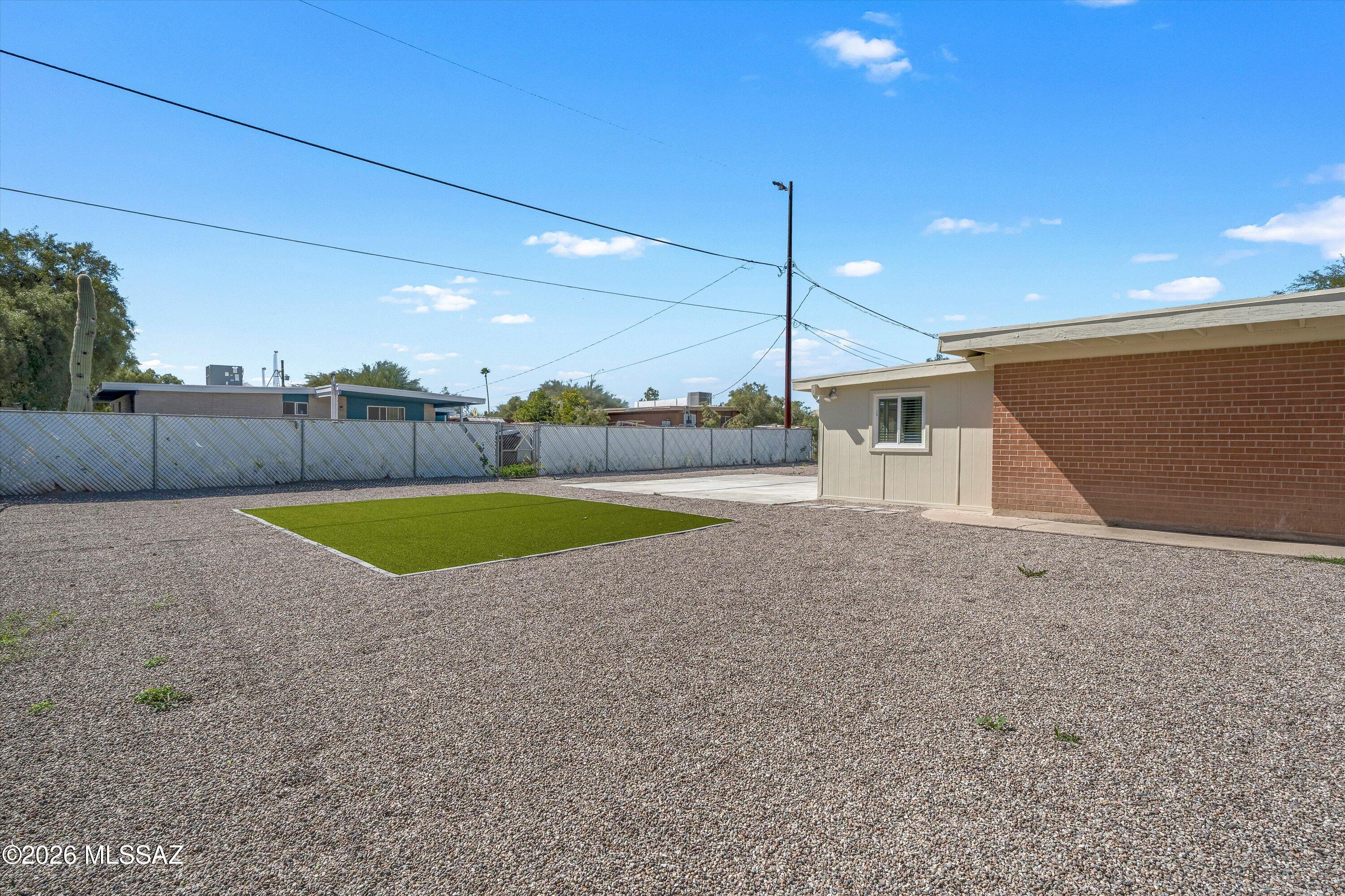 8142 E 5th Street