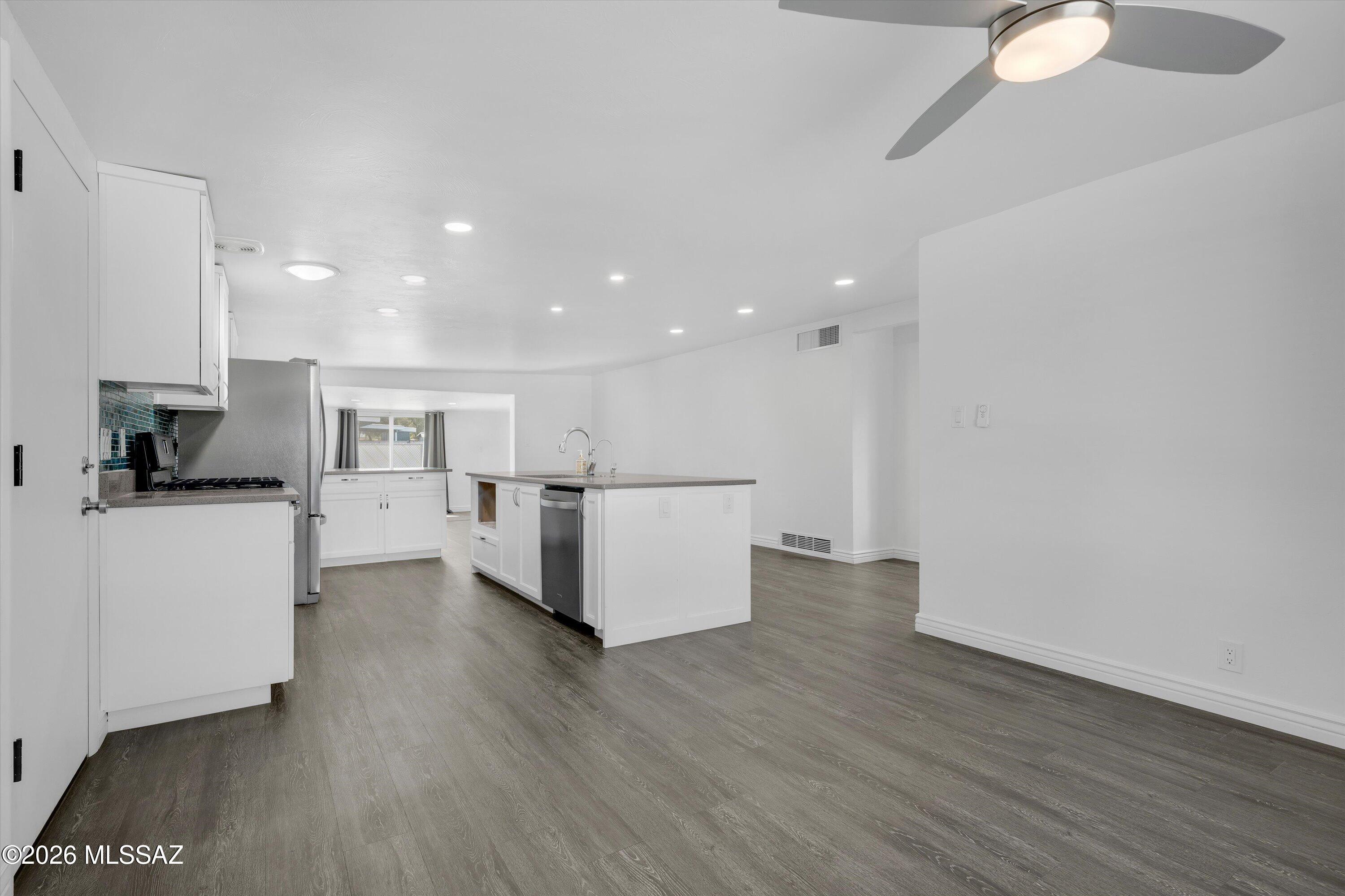 8142 E 5th Street