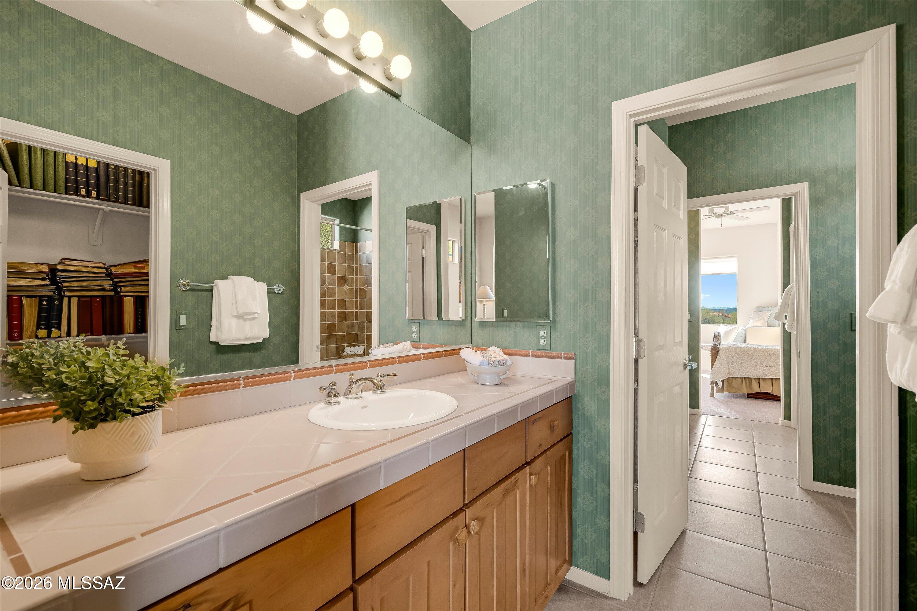 5275 N Ridge Spring Place