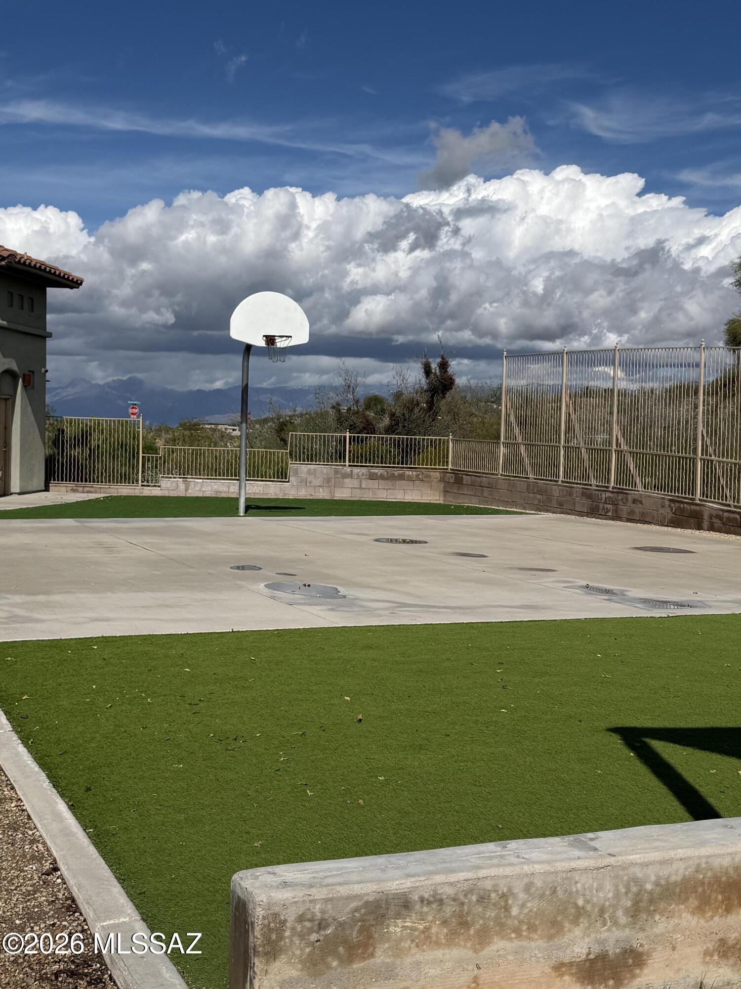 10185 S Rolling Water Drive