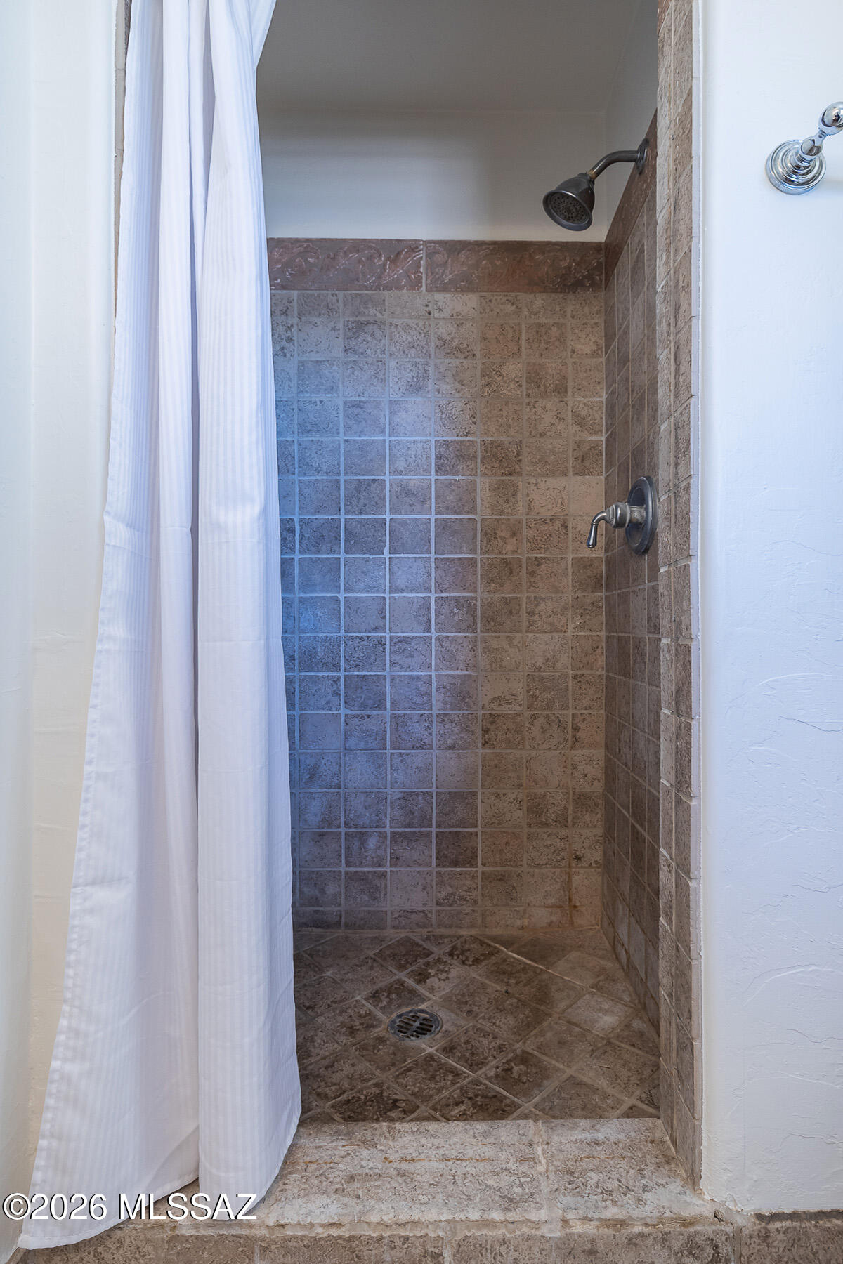 2758 N Warren Avenue