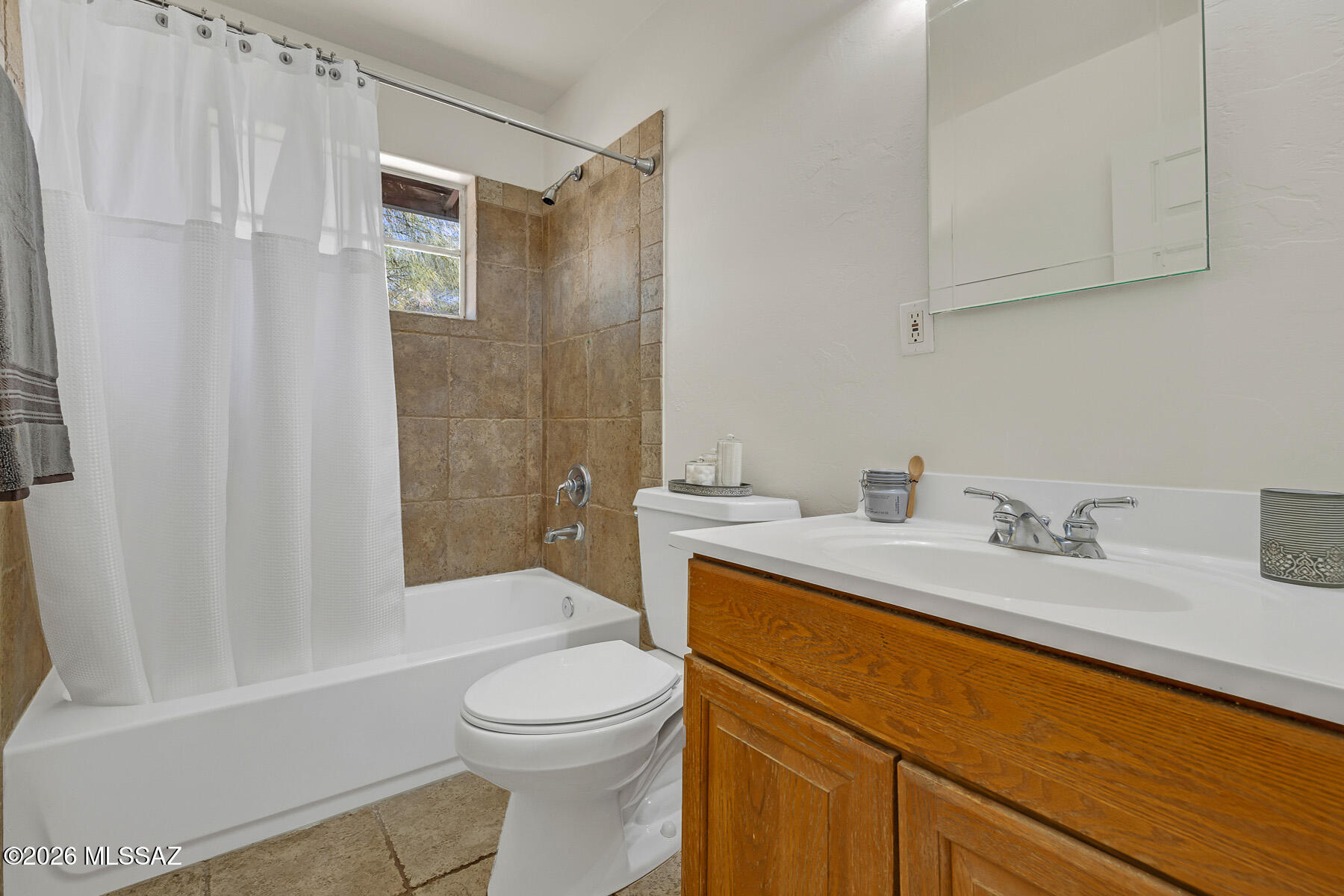 2758 N Warren Avenue