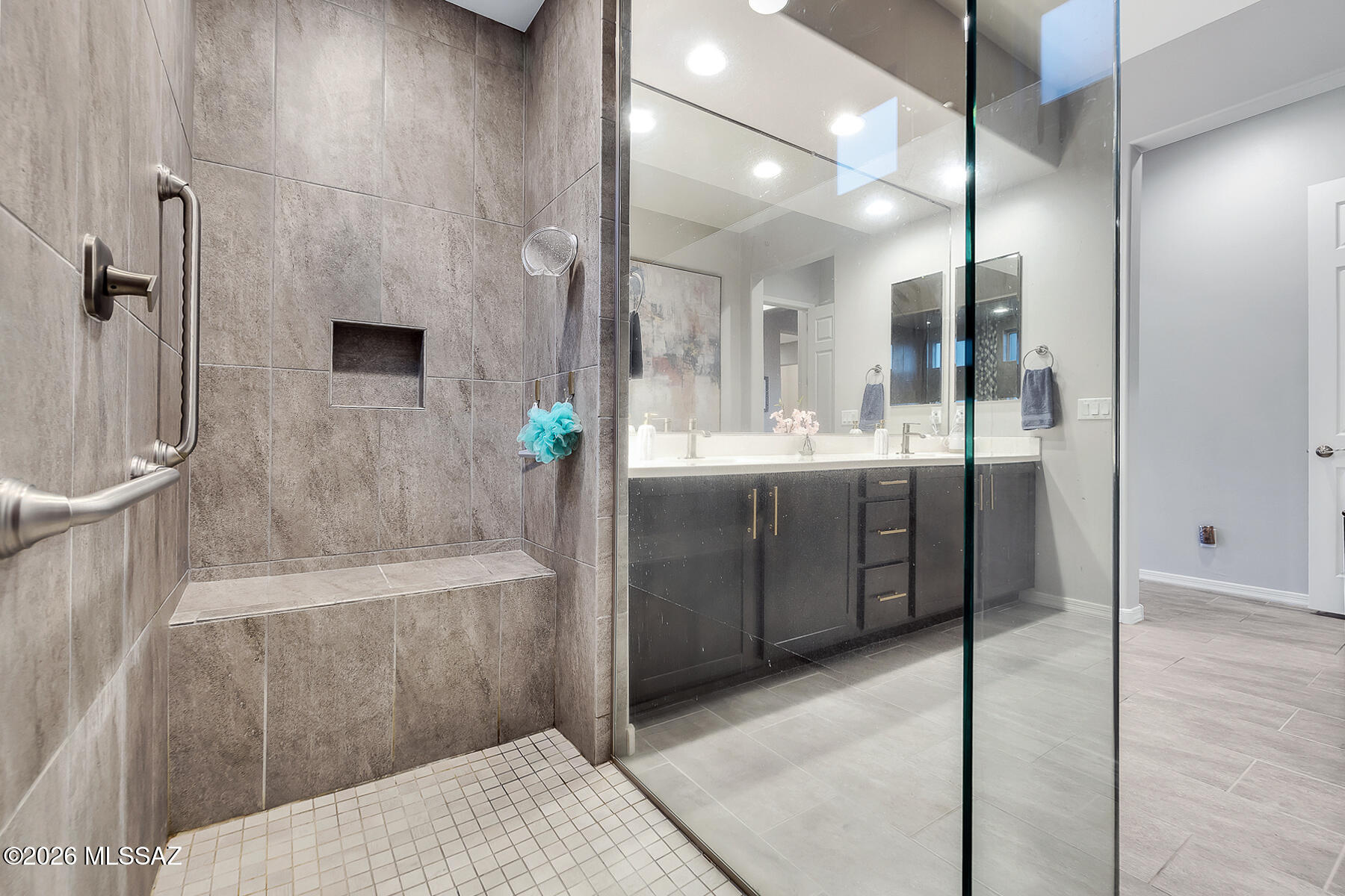 711 E Nubra Valley Place