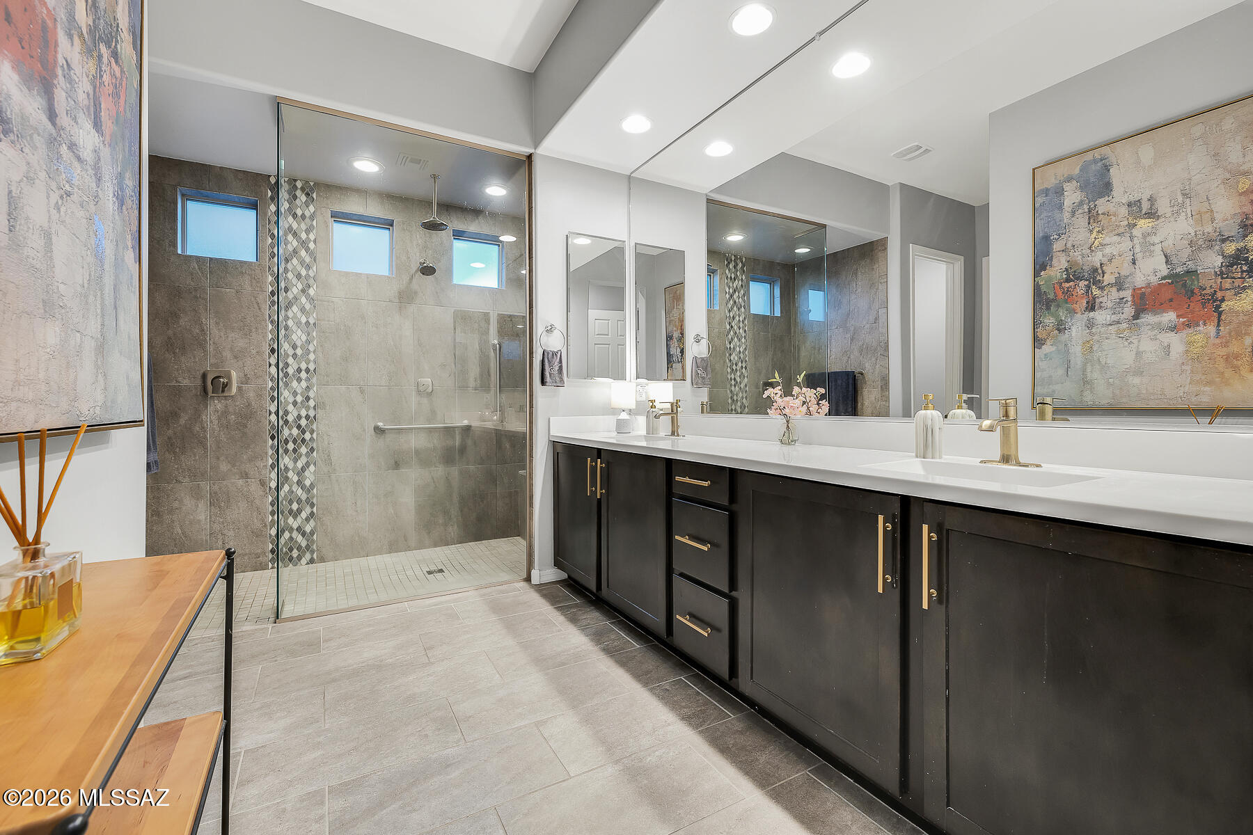 711 E Nubra Valley Place