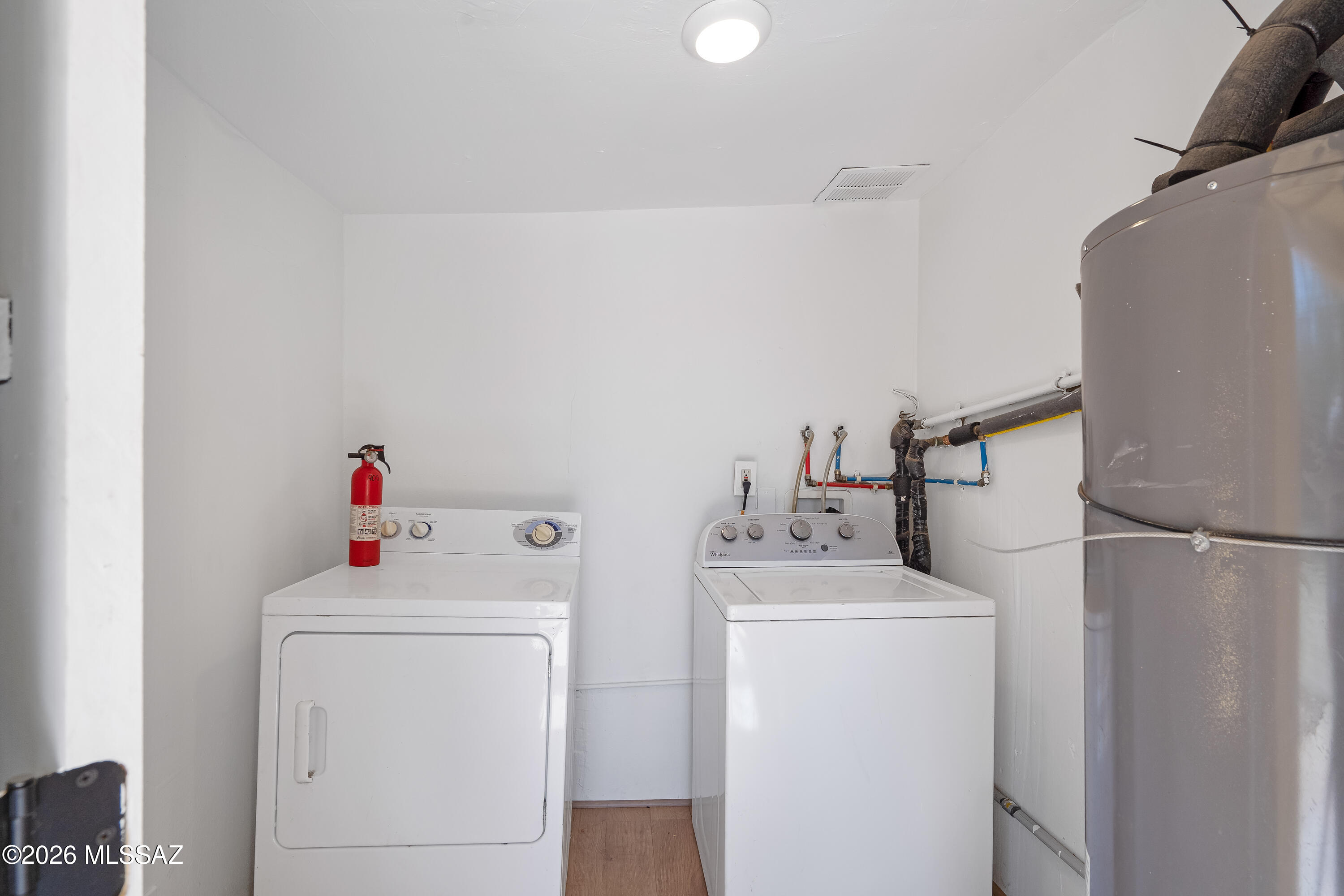 4564 E Seneca Street 4566