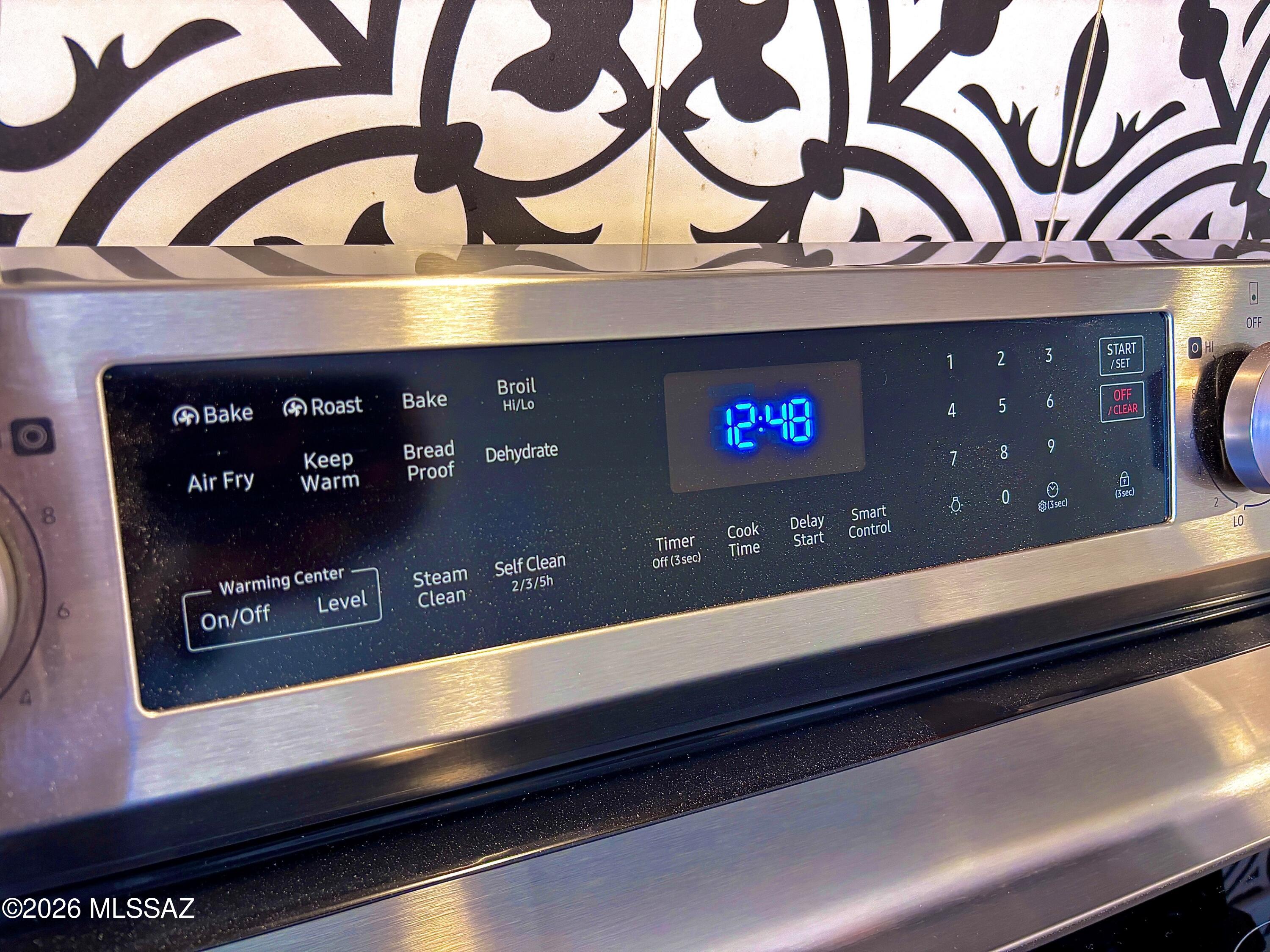 4564 E Seneca Street 4566