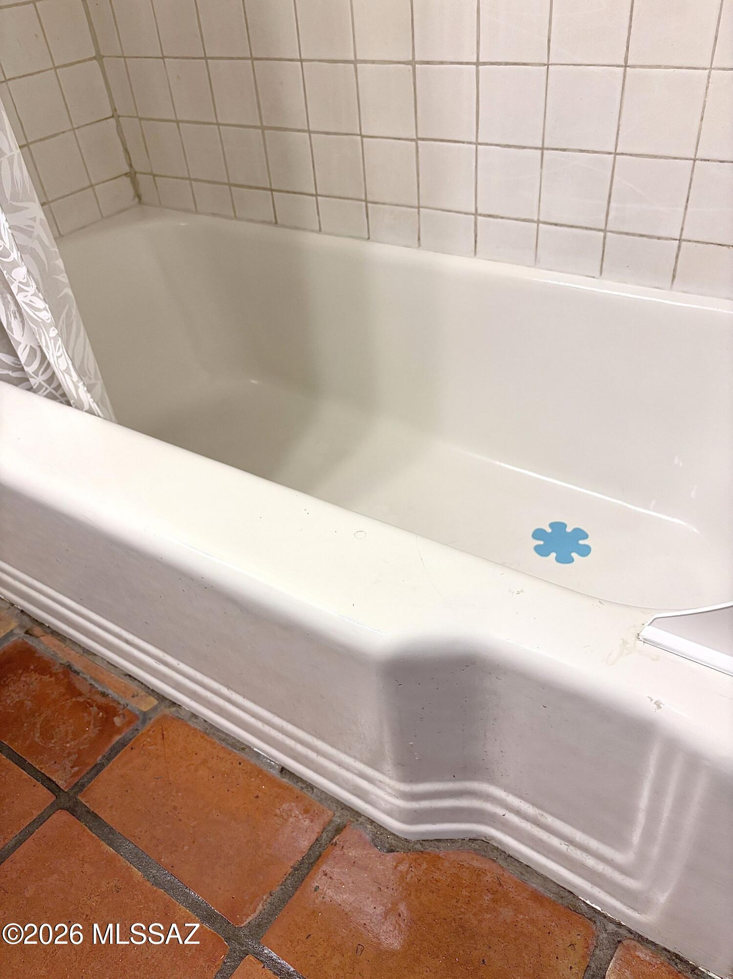 4564 E Seneca Street 4566