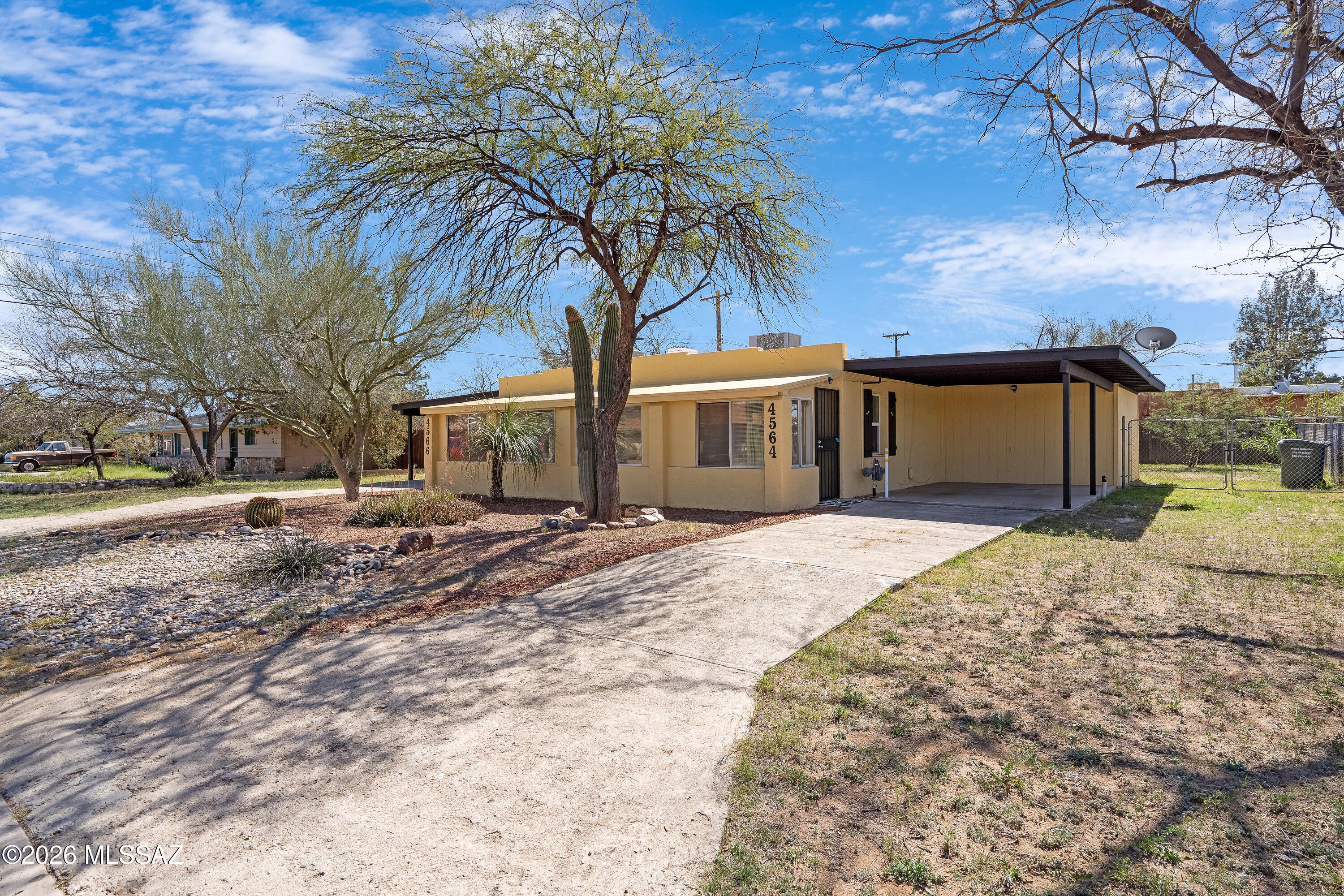 4564 E Seneca Street 4566