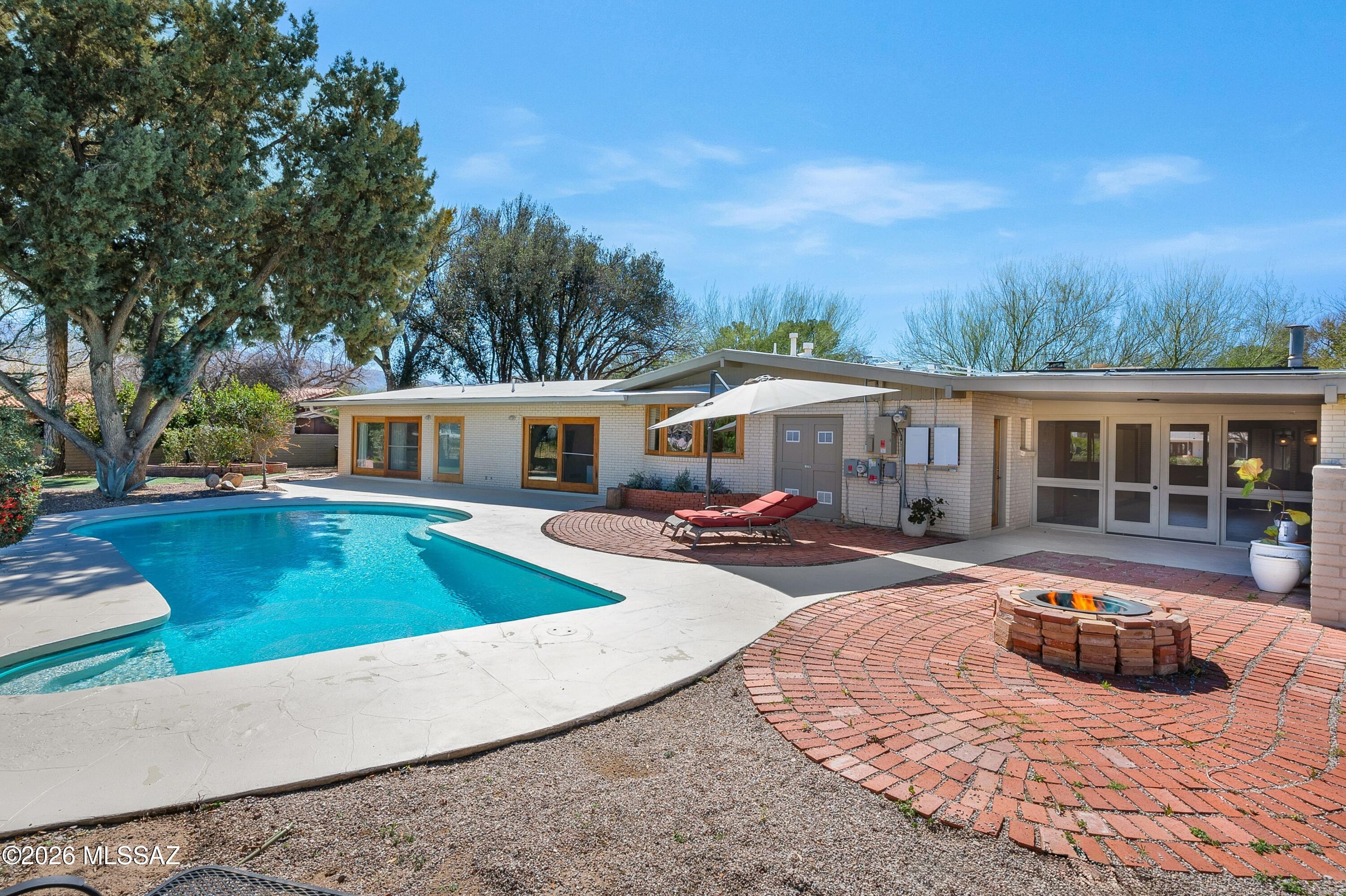 11915 E Barbary Coast Road