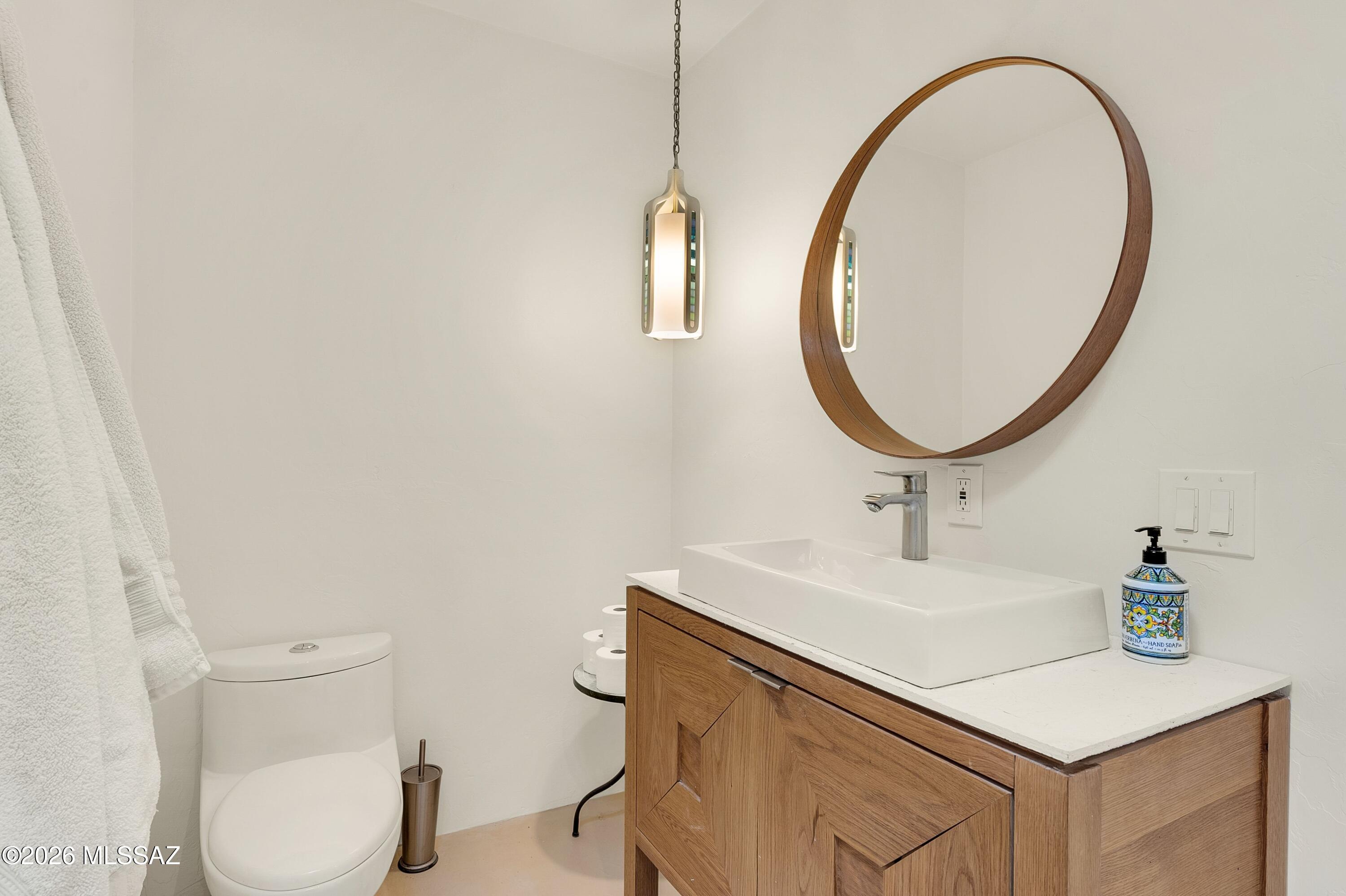 11915 E Barbary Coast Road