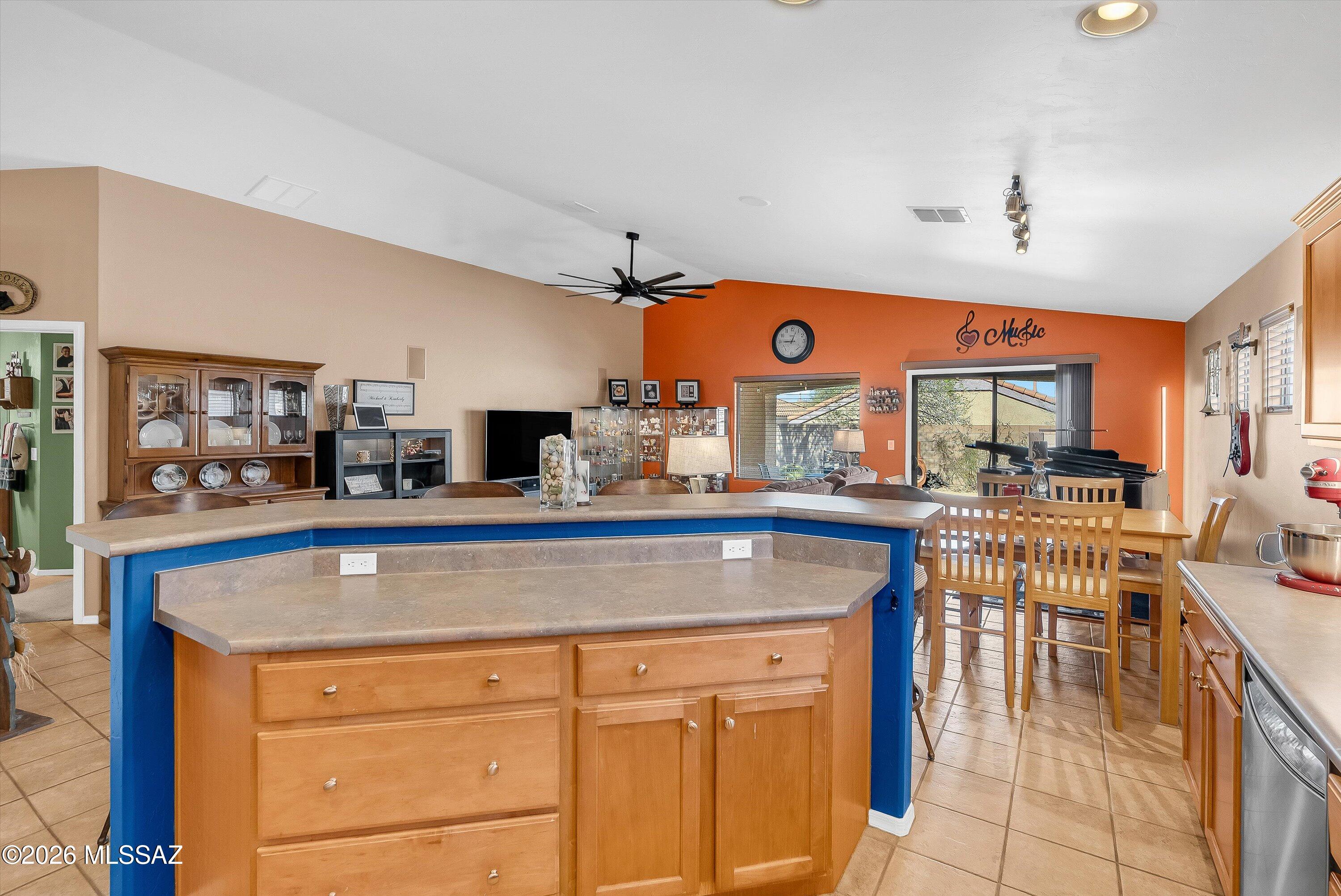 10589 E Feltleaf Willow Trail