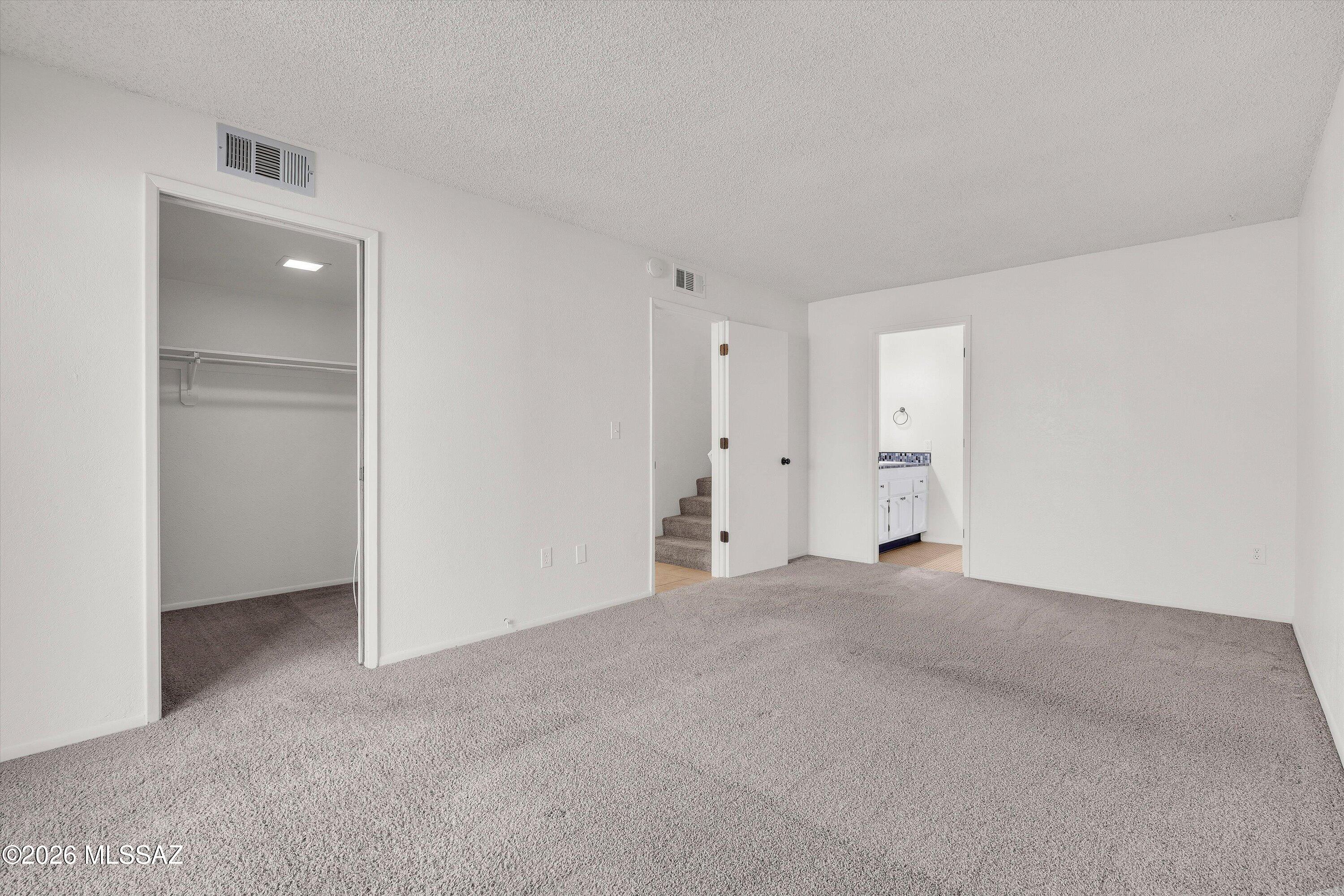 4961 E Bellevue Street