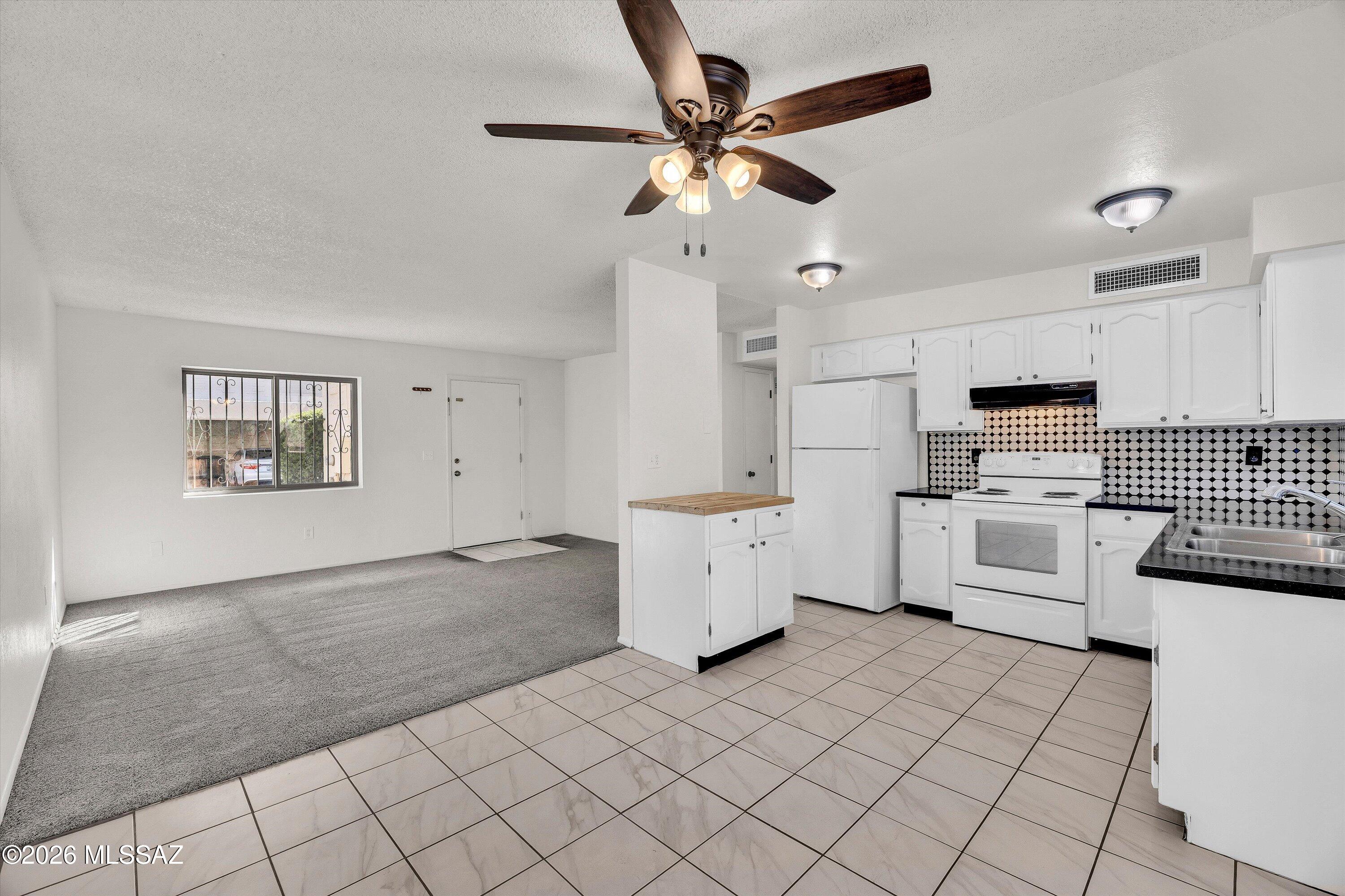 4961 E Bellevue Street