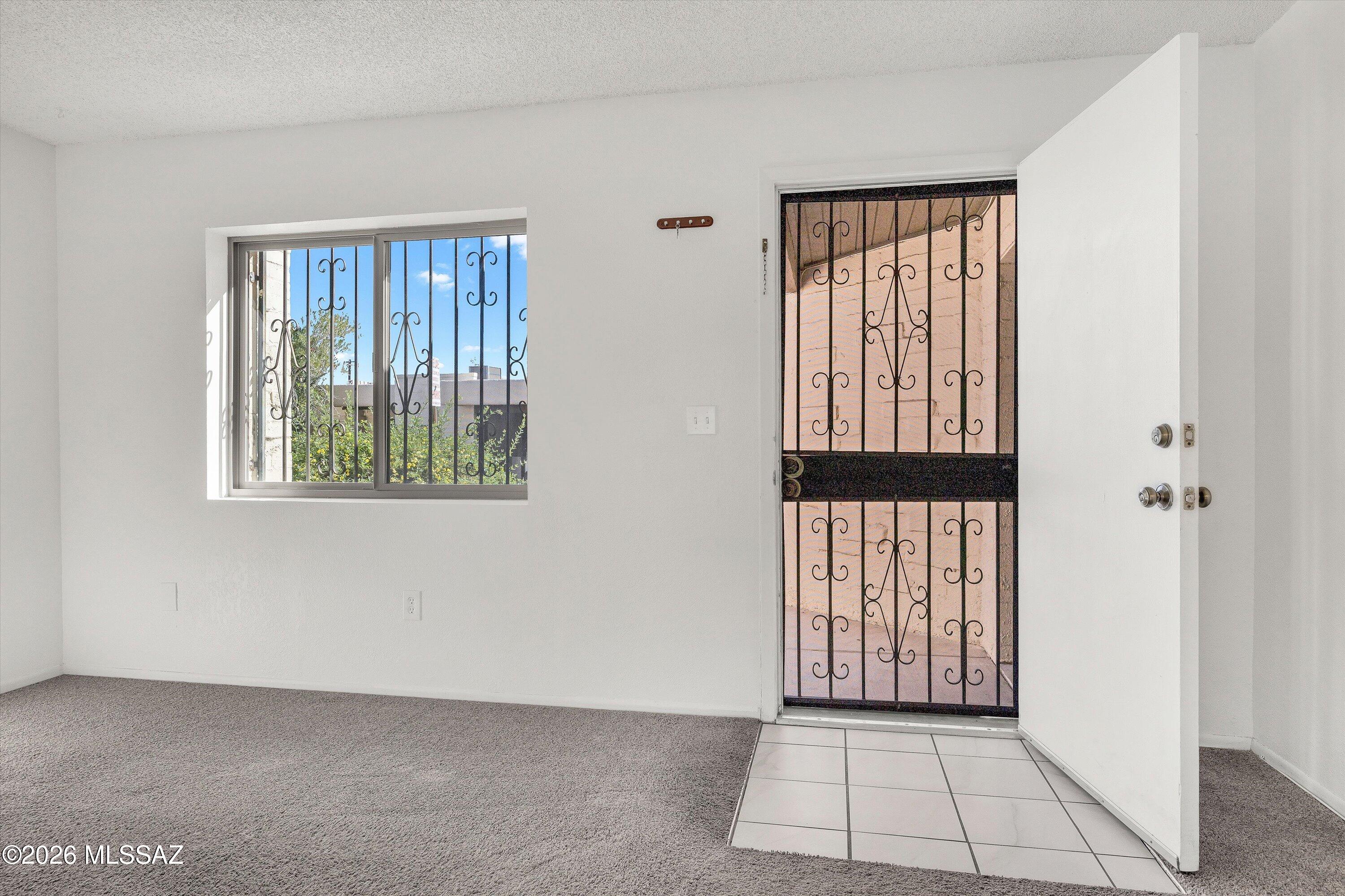 4961 E Bellevue Street