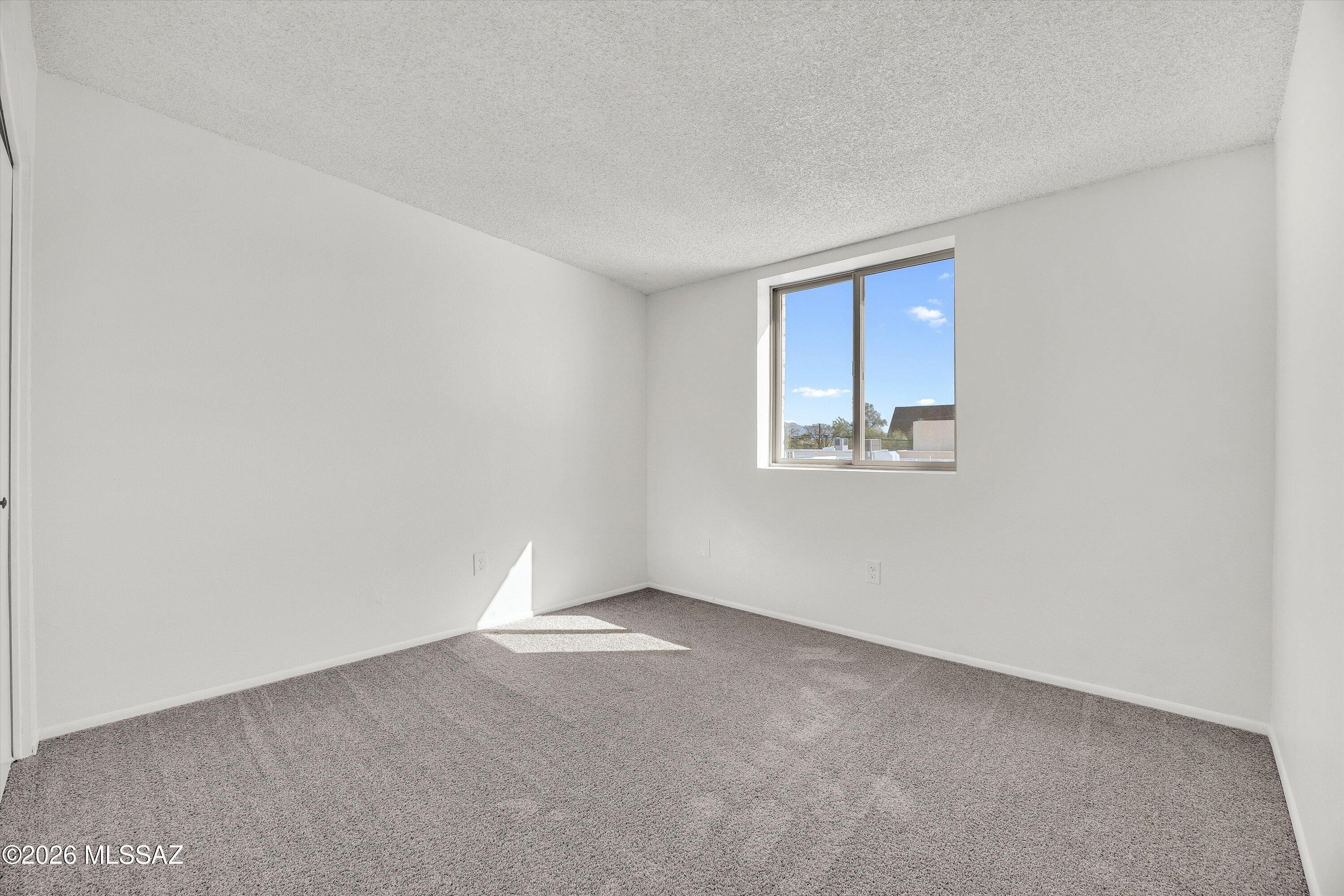 4961 E Bellevue Street