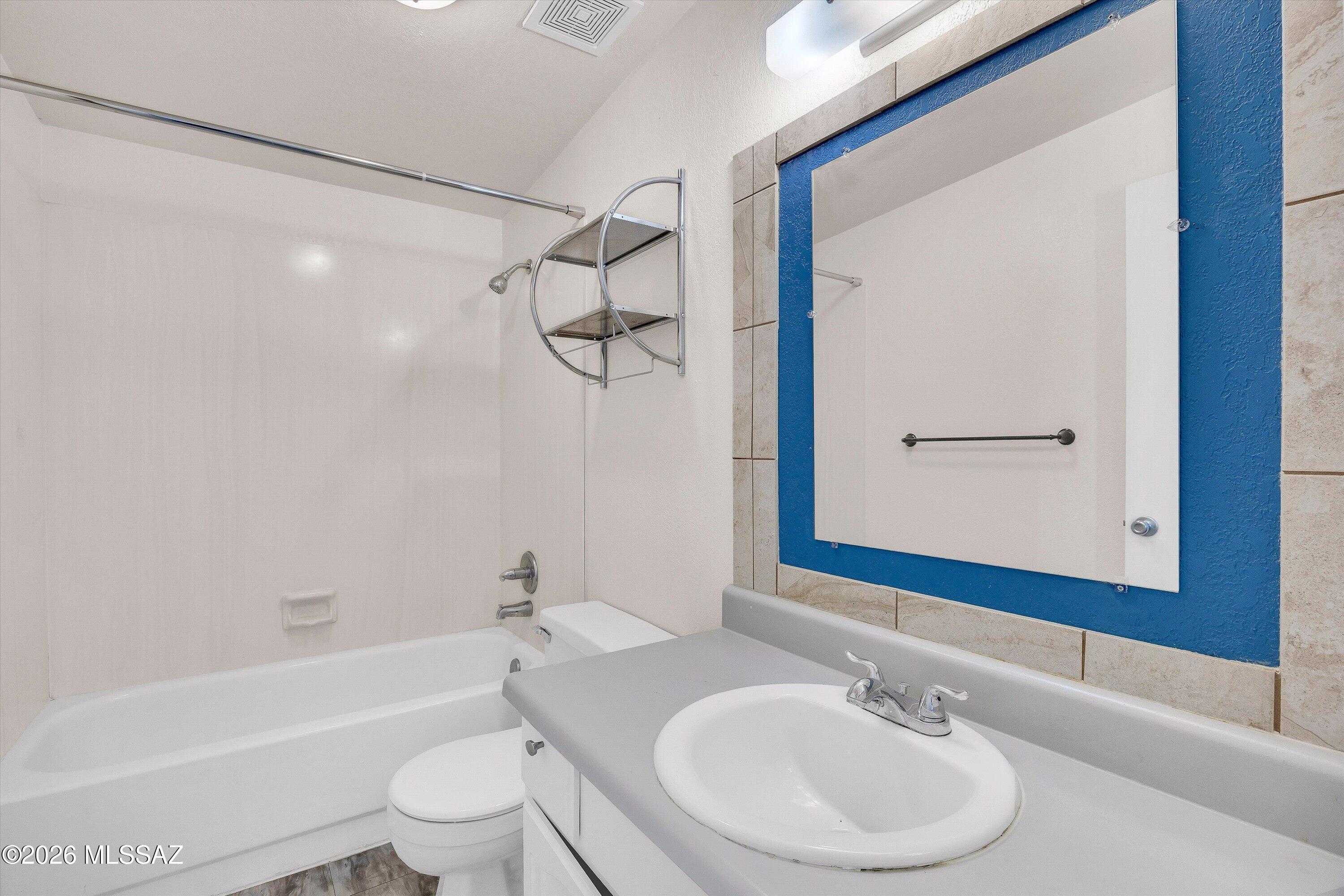 4961 E Bellevue Street