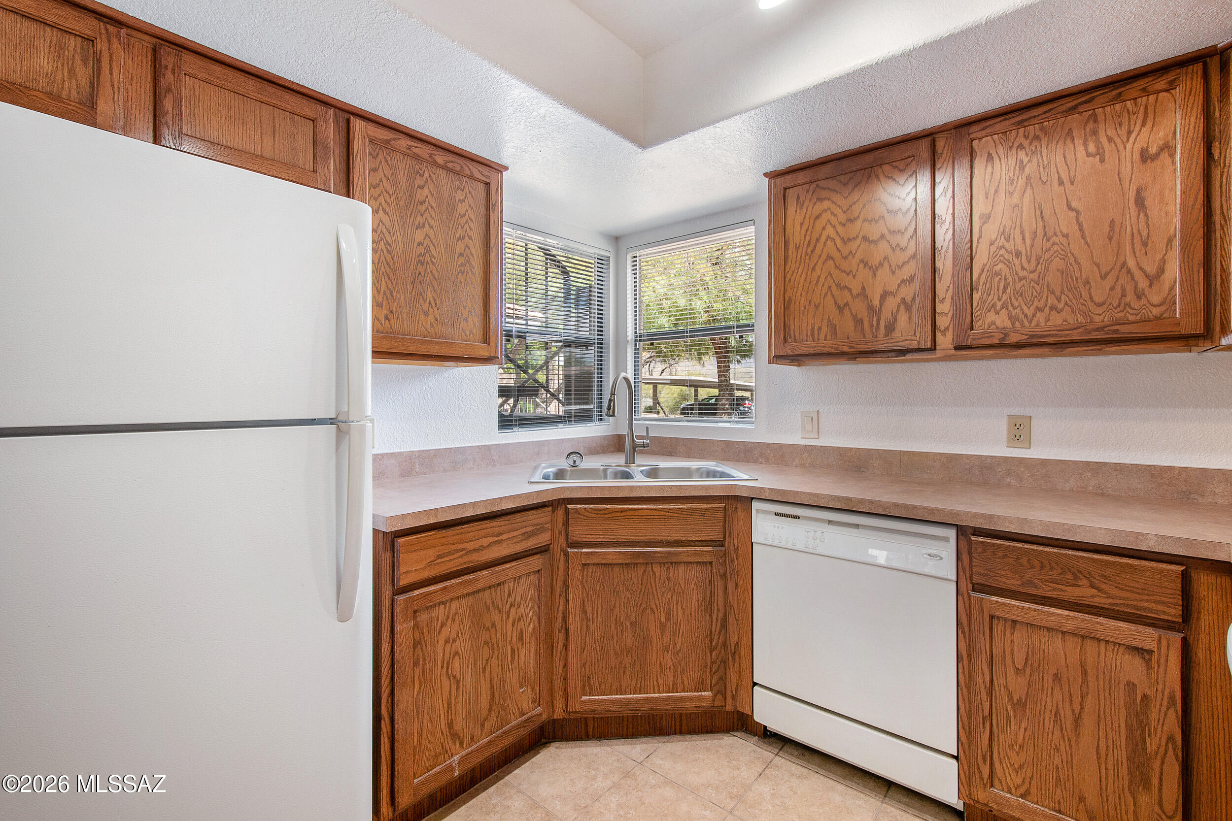 5855 N Kolb Road 6103