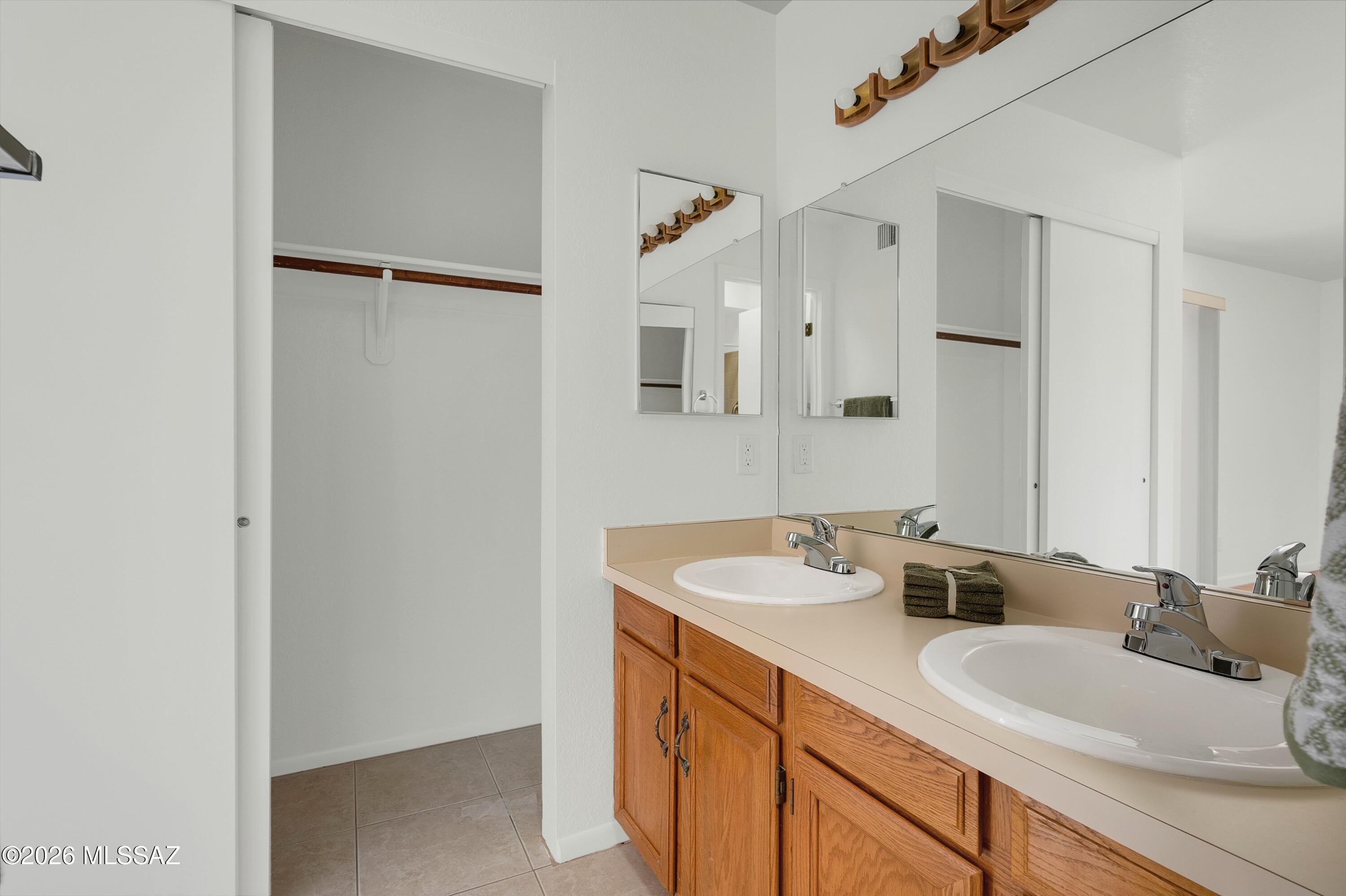 1897 N Fountain Park Drive