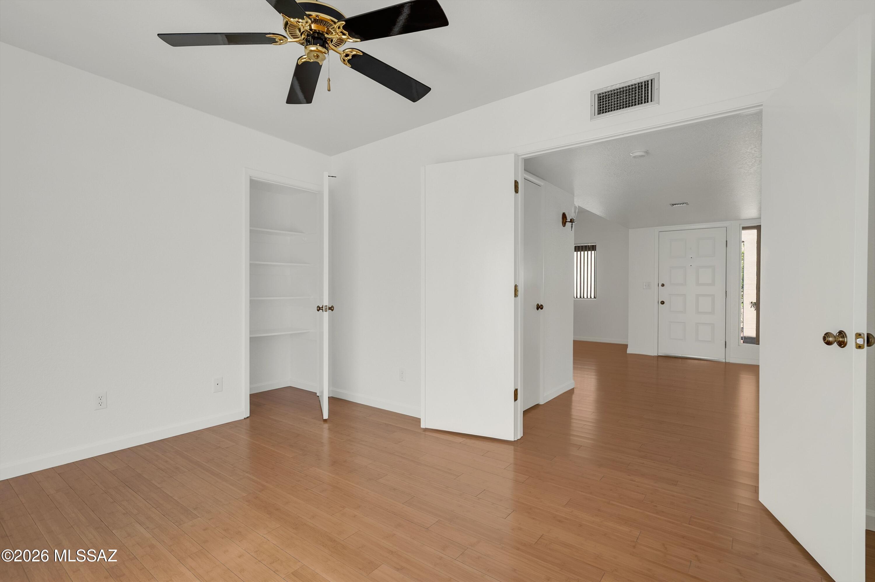 1897 N Fountain Park Drive