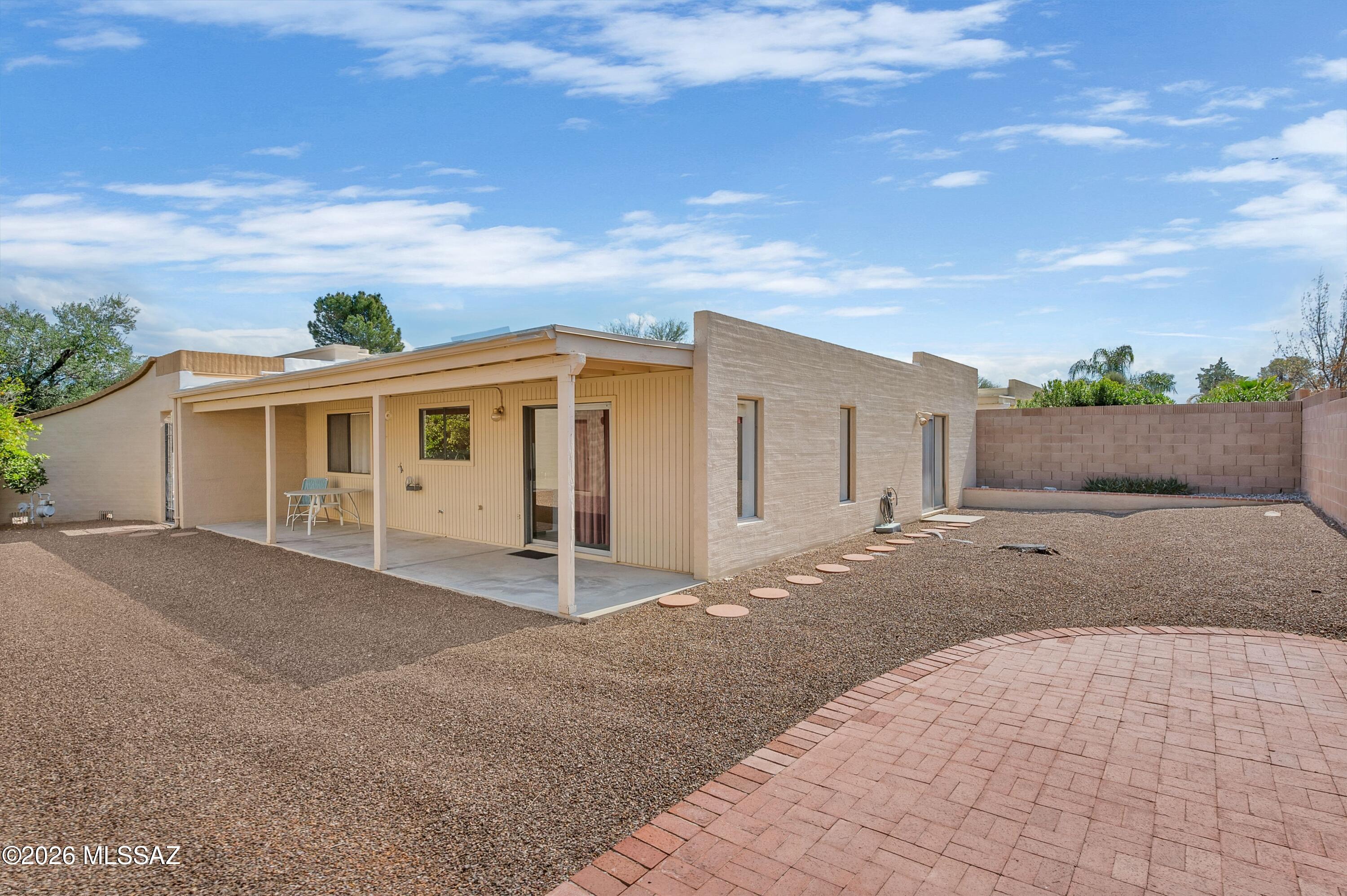 1897 N Fountain Park Drive