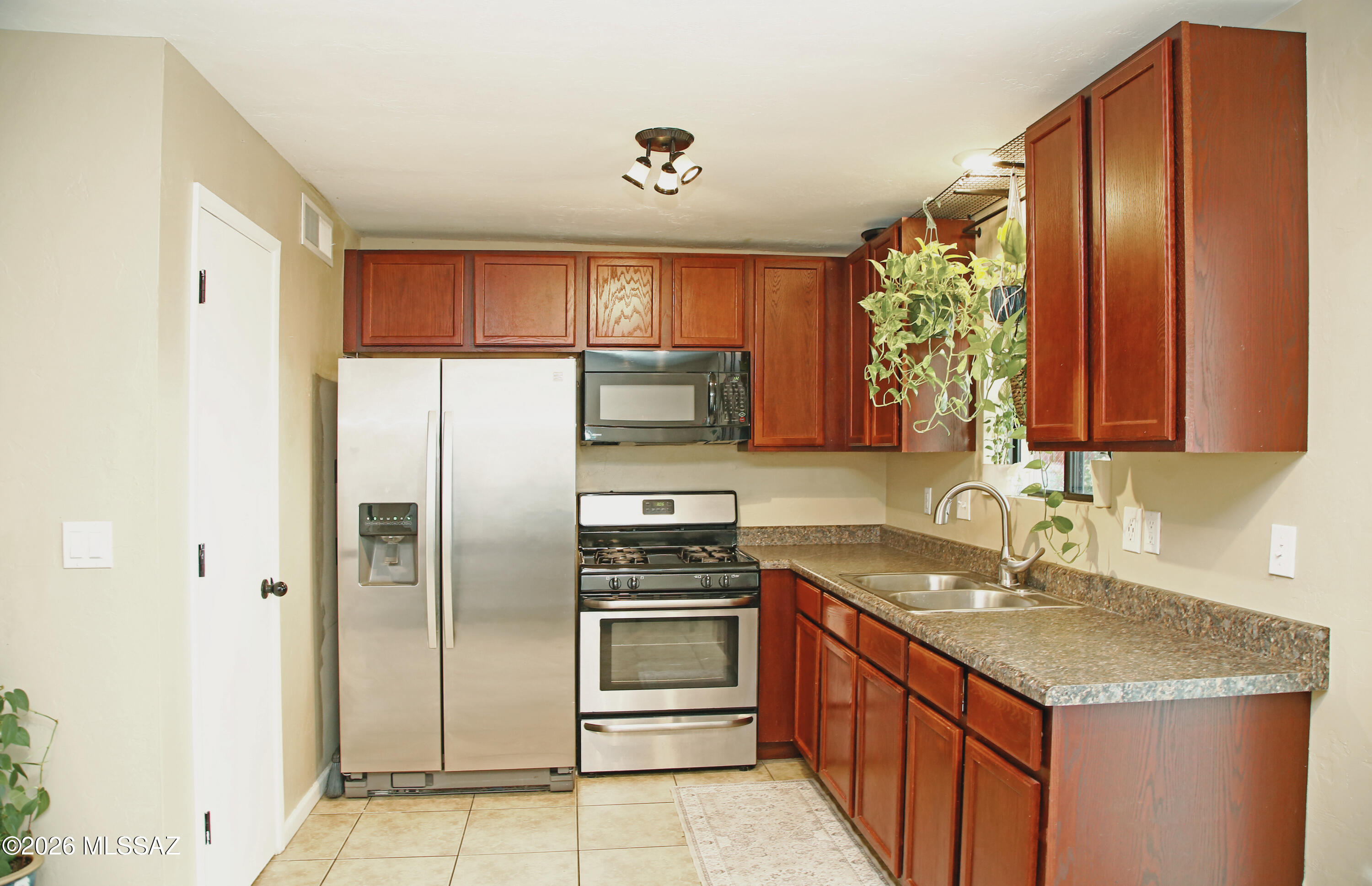 7247 E Bellingham Drive