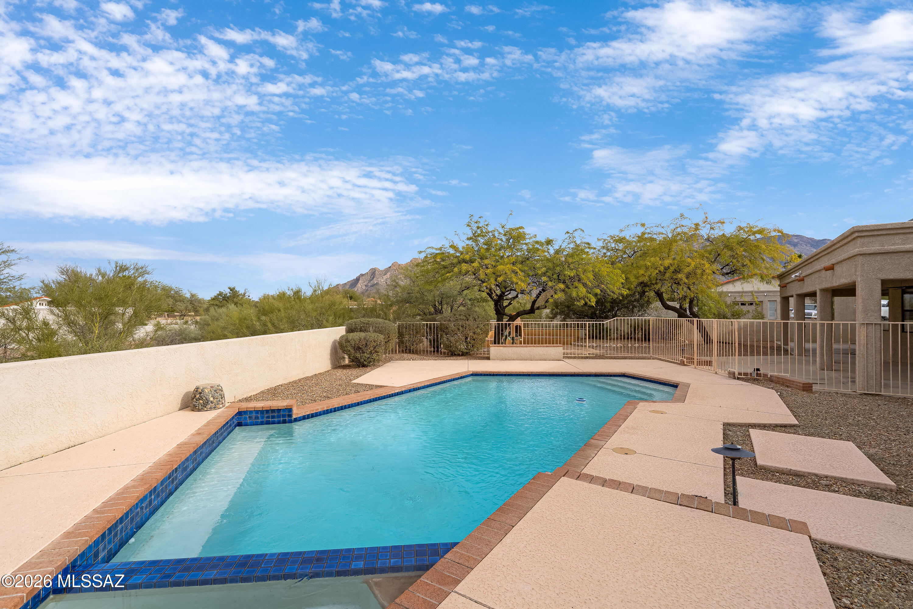 6221 N Placita De Rojelio