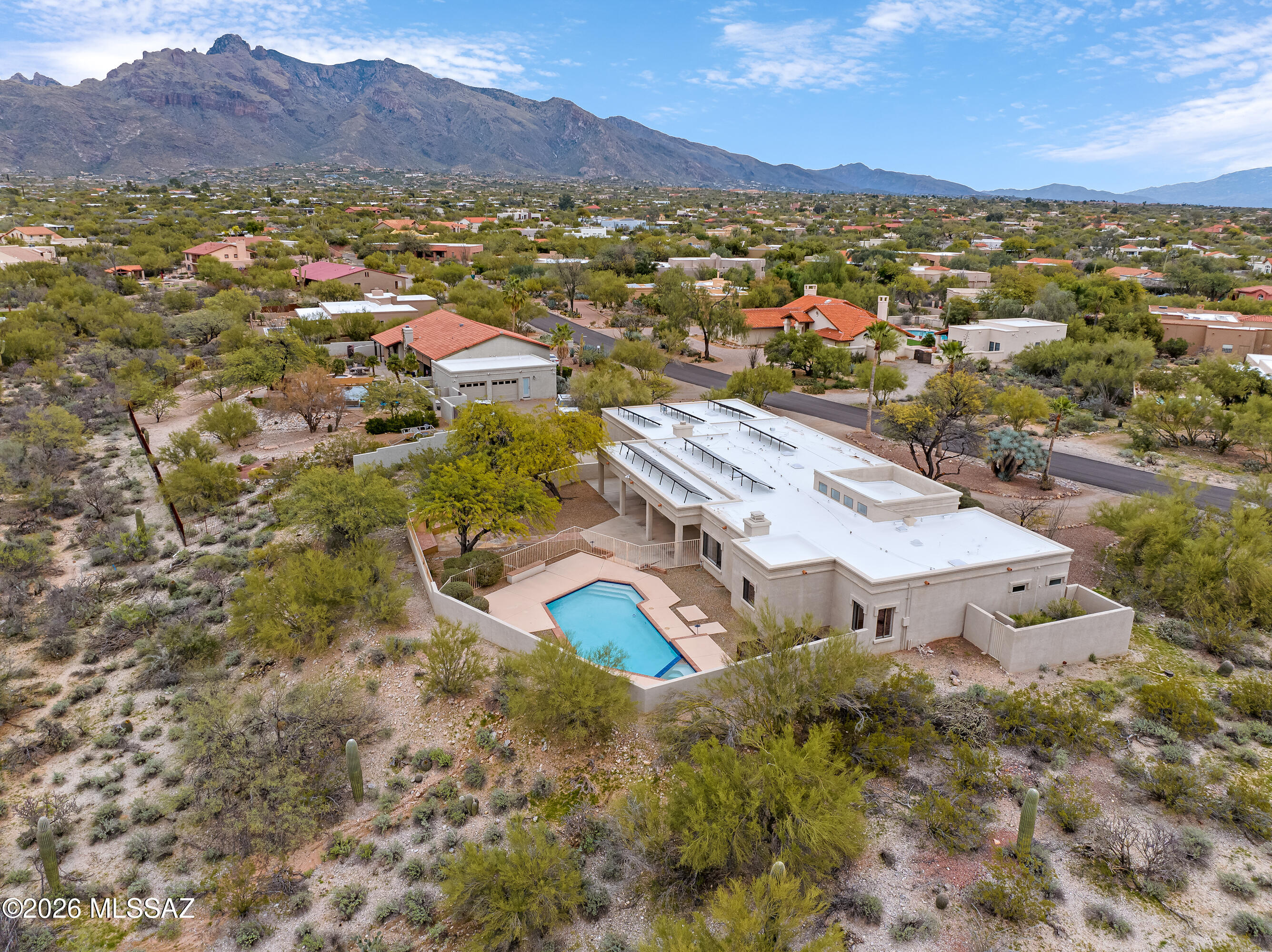 6221 N Placita De Rojelio