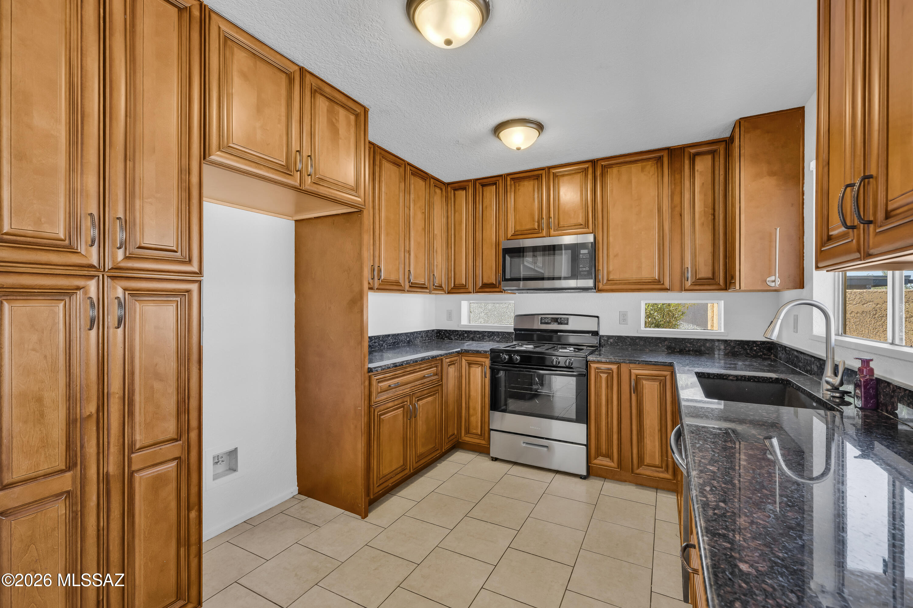 8179 N Streamside Avenue