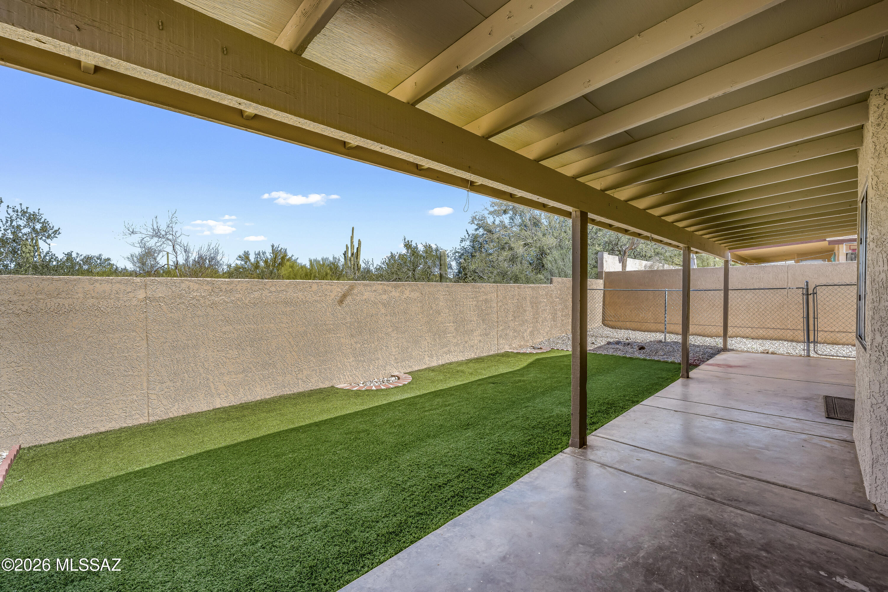 8179 N Streamside Avenue