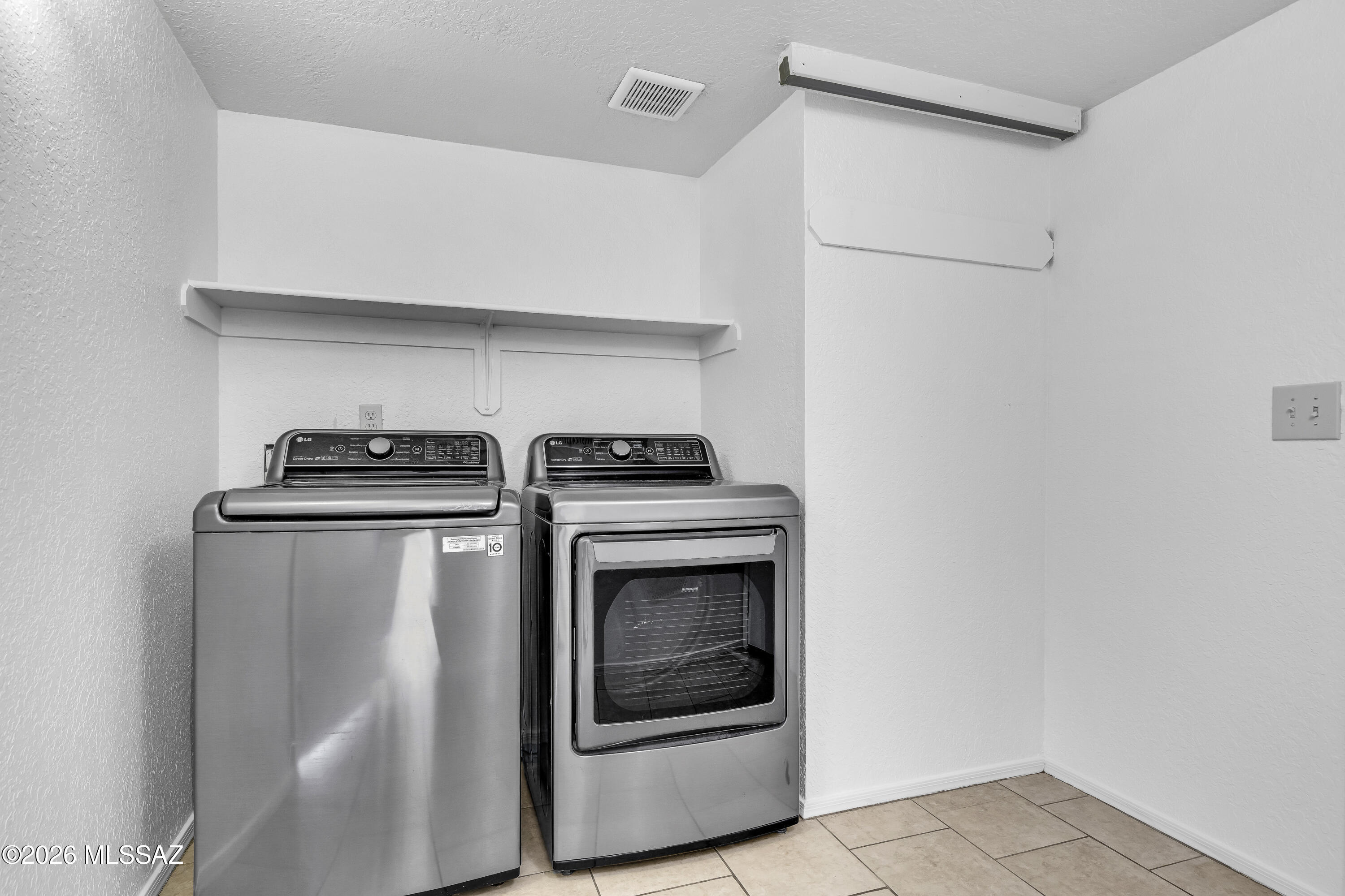 8179 N Streamside Avenue