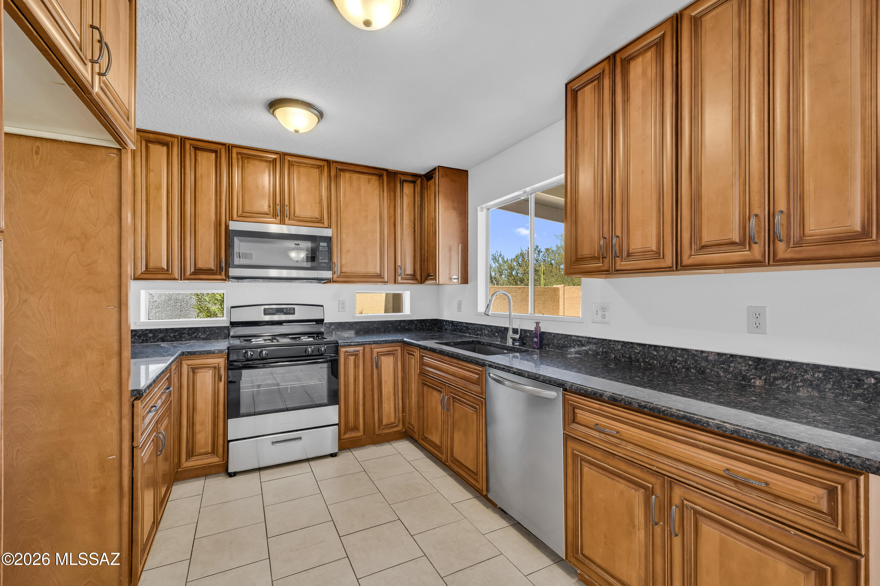 8179 N Streamside Avenue