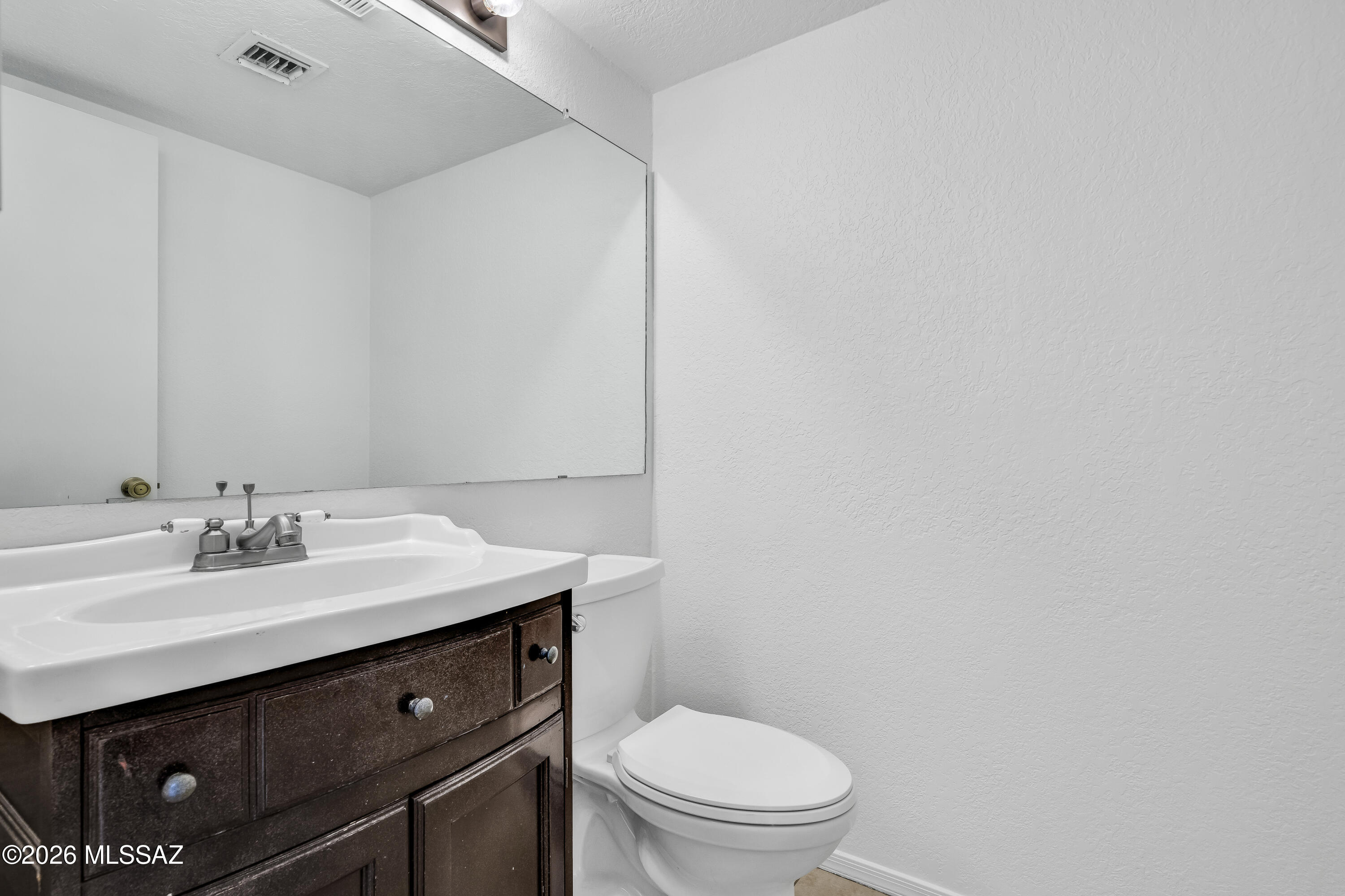 8179 N Streamside Avenue