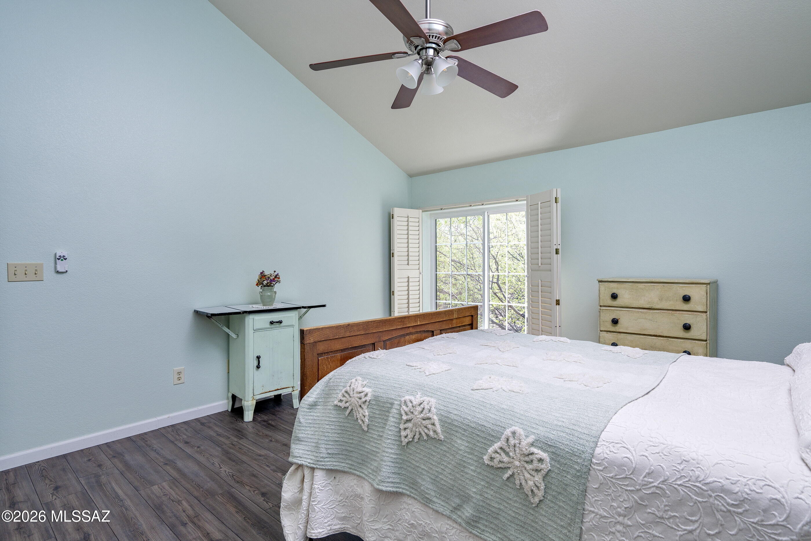 5469 N Vía Del Arbolito