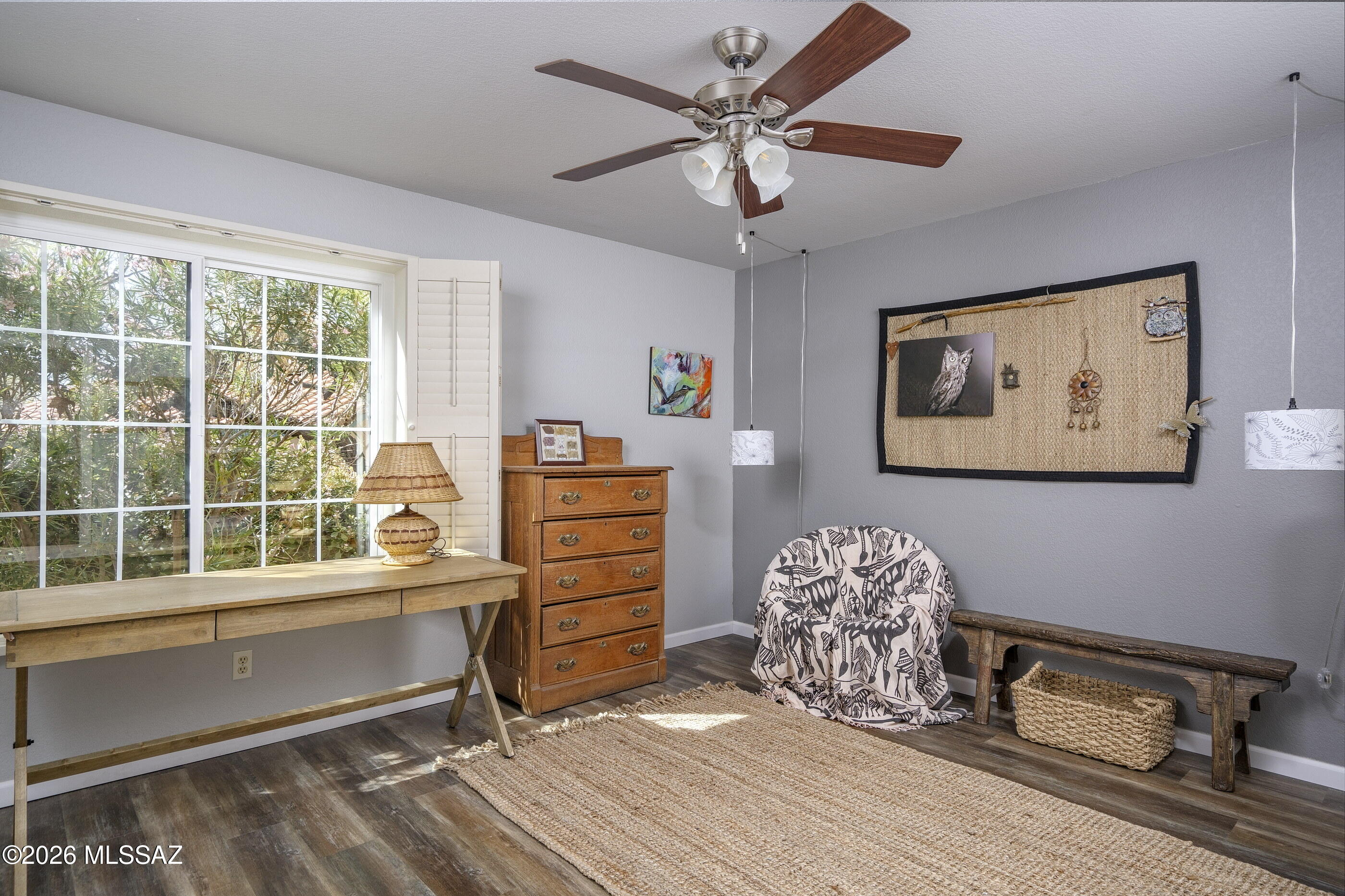 5469 N Vía Del Arbolito